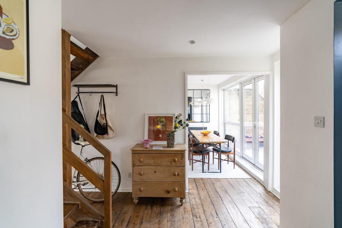 Modern Designers Flat In The Heart Of Angel London