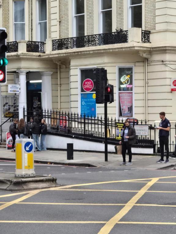 Charming 2 Bedroom, Kensington, Chelsea, Harrods Apartment London