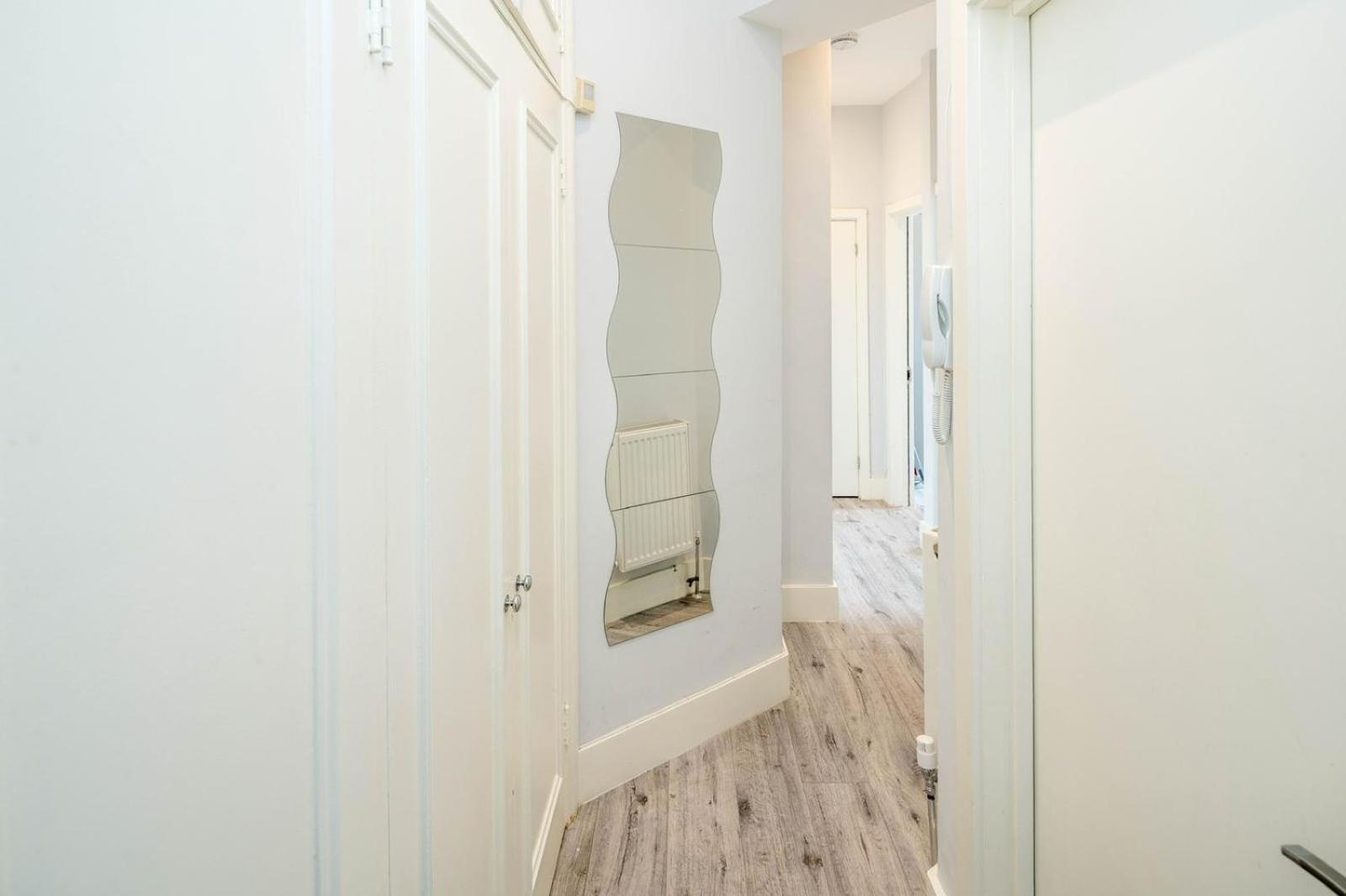 Charming 2 Bedroom, Kensington, Chelsea, Harrods Apartment *