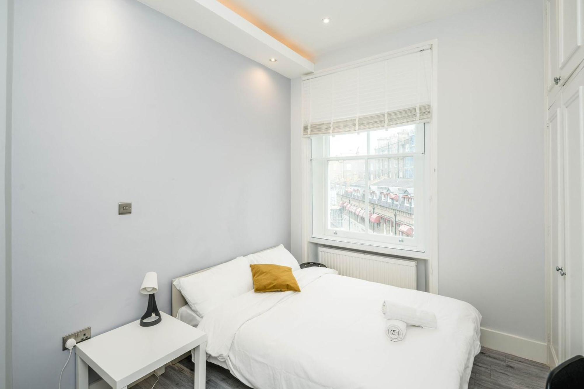 Charming 2 Bedroom, Kensington, Chelsea, Harrods Apartment *