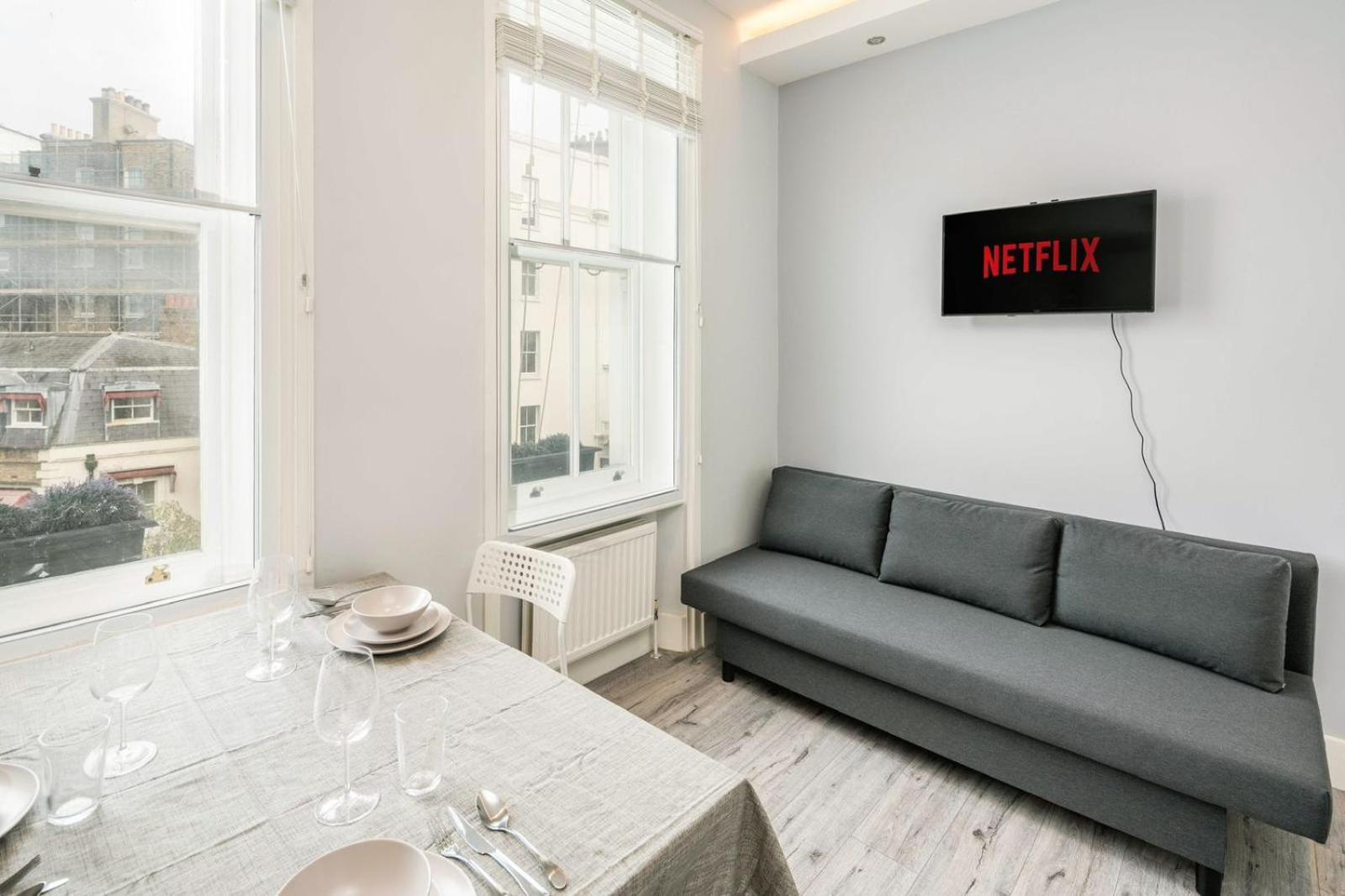 Charming 2 Bedroom, Kensington, Chelsea, Harrods Apartment London
