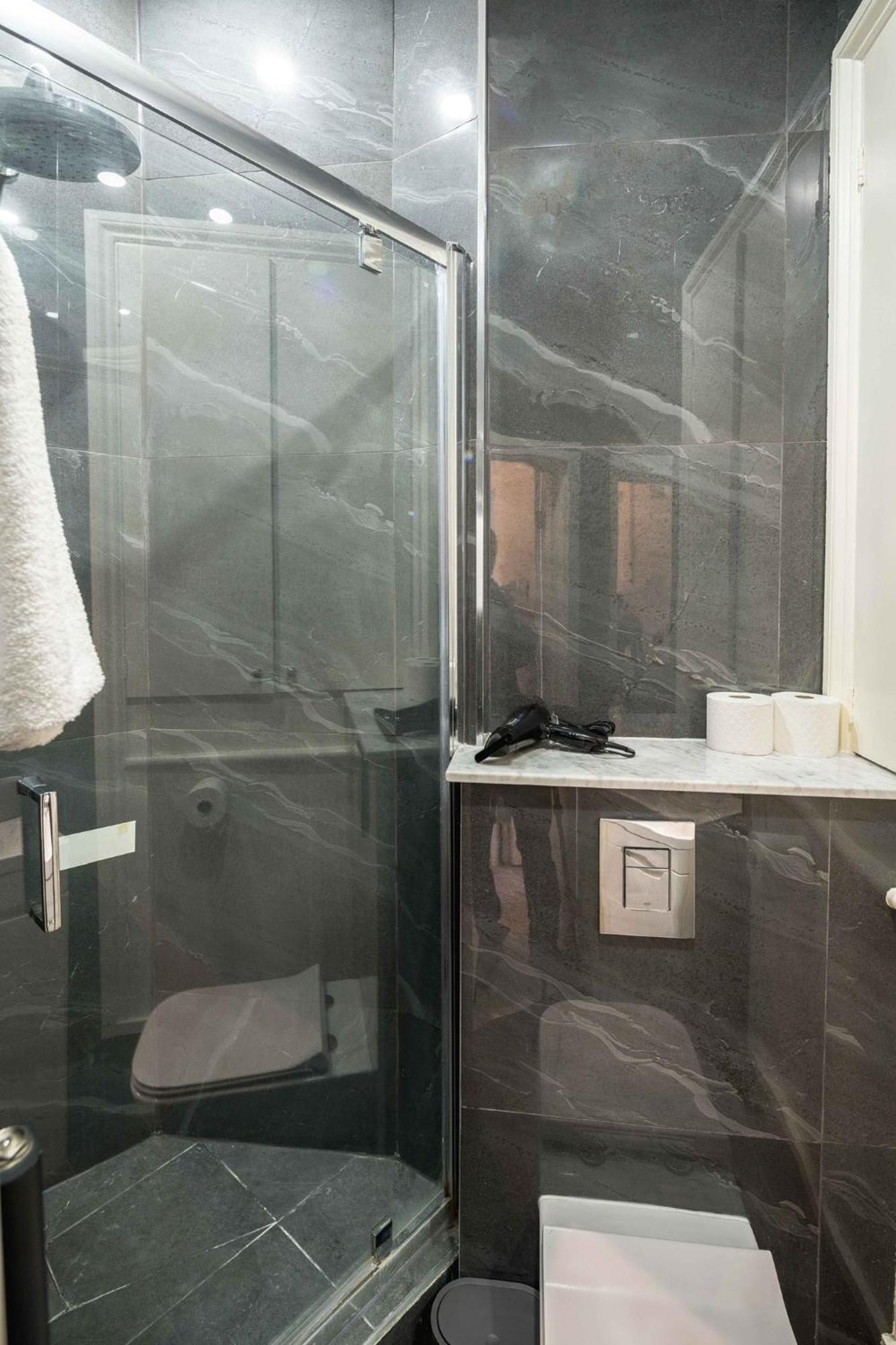 Charming 2 Bedroom, Kensington, Chelsea, Harrods London