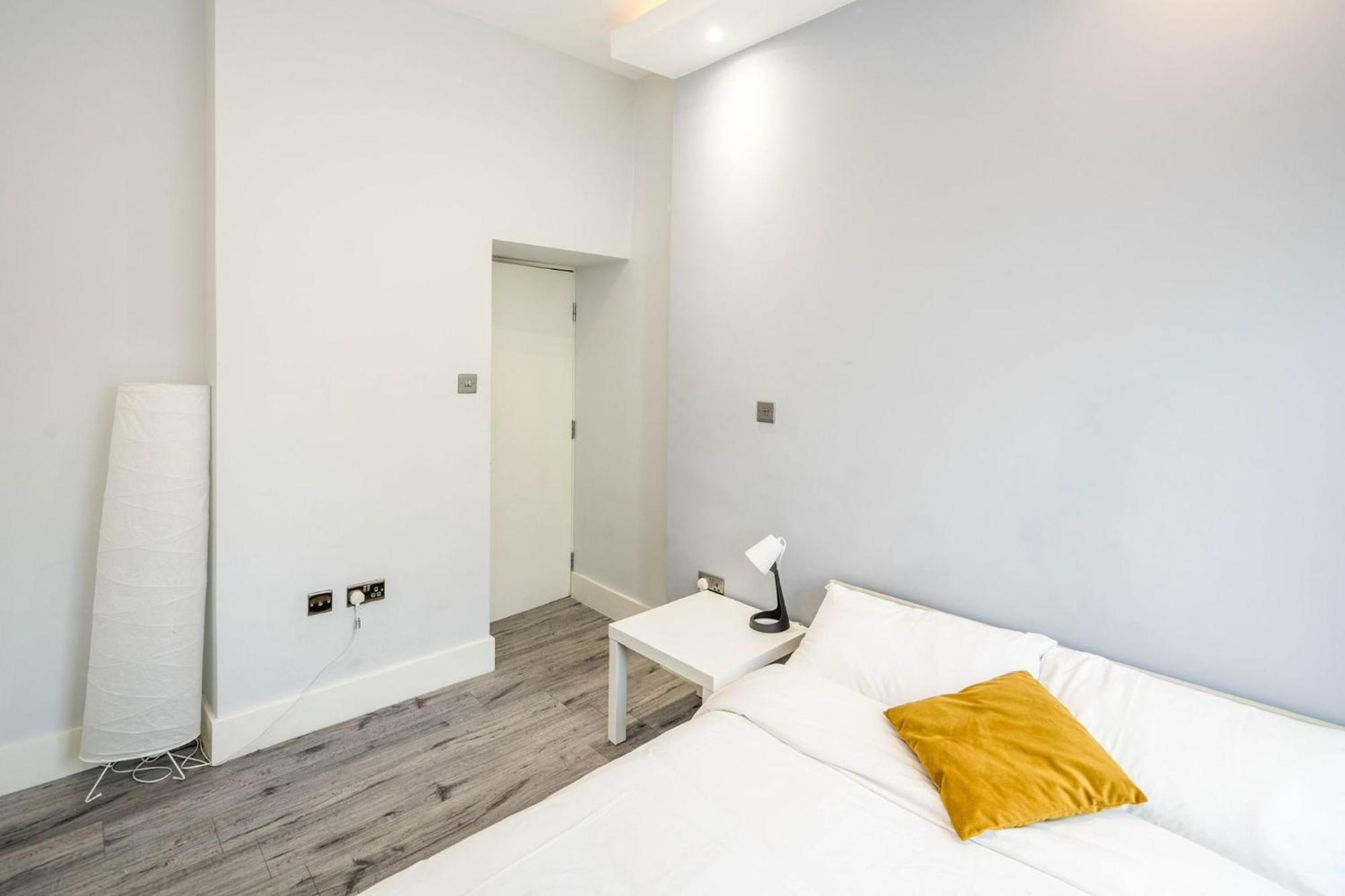Charming 2 Bedroom, Kensington, Chelsea, Harrods * London