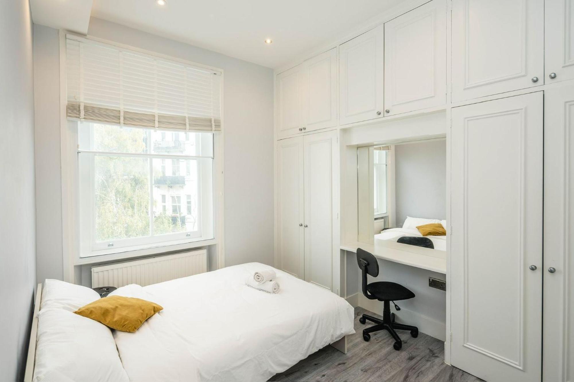 Charming 2 Bedroom, Kensington, Chelsea, Harrods * London