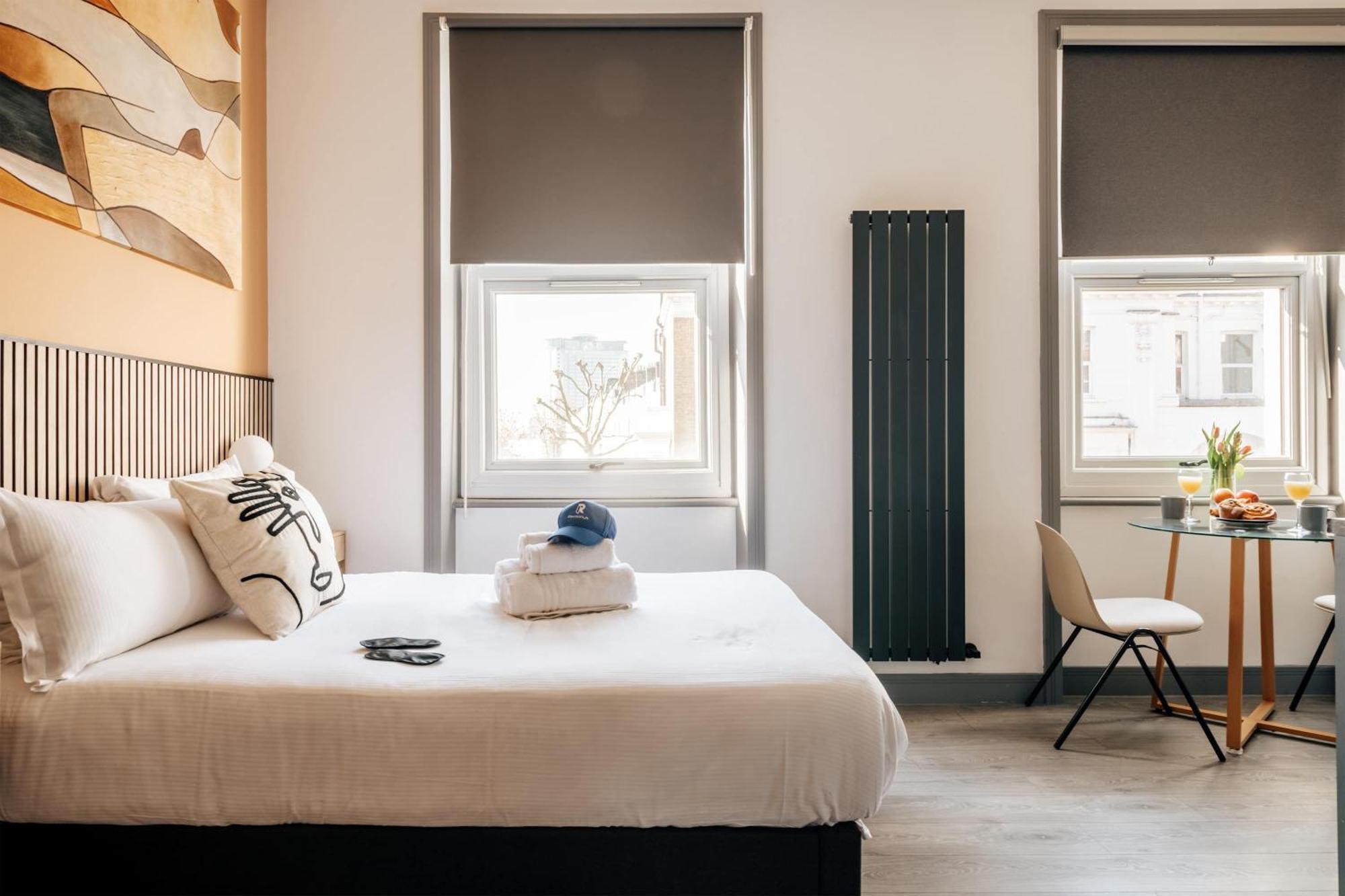 4 - Cosy In The Heart Of Earls Court