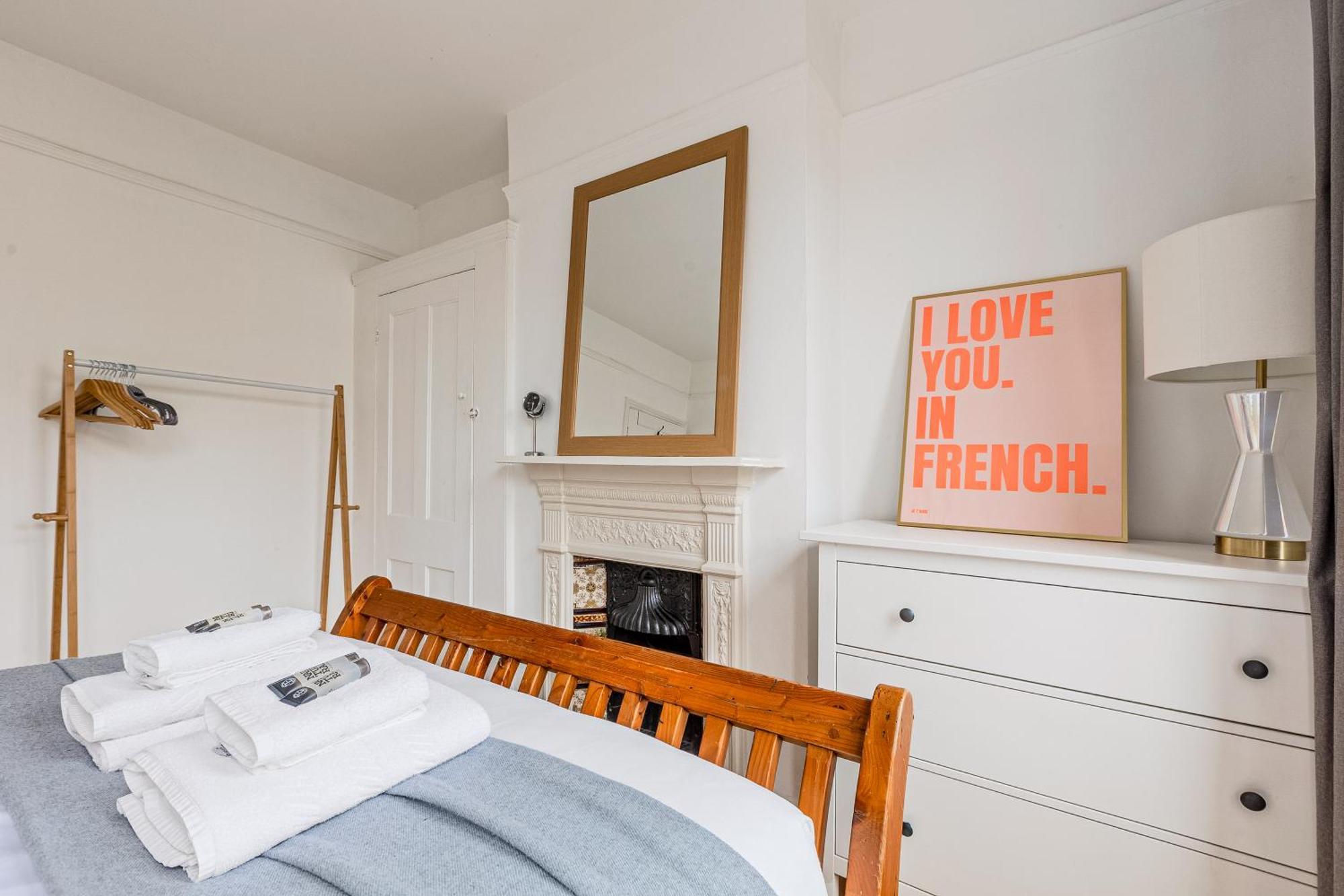 2-br Gem In Leafy Sydenham Area With Private Garden London