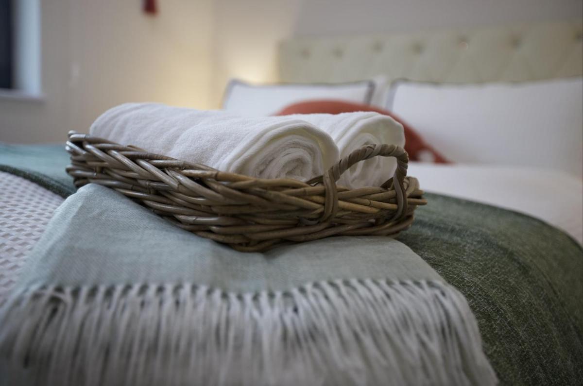 Apartment In Aldgate East 5 *