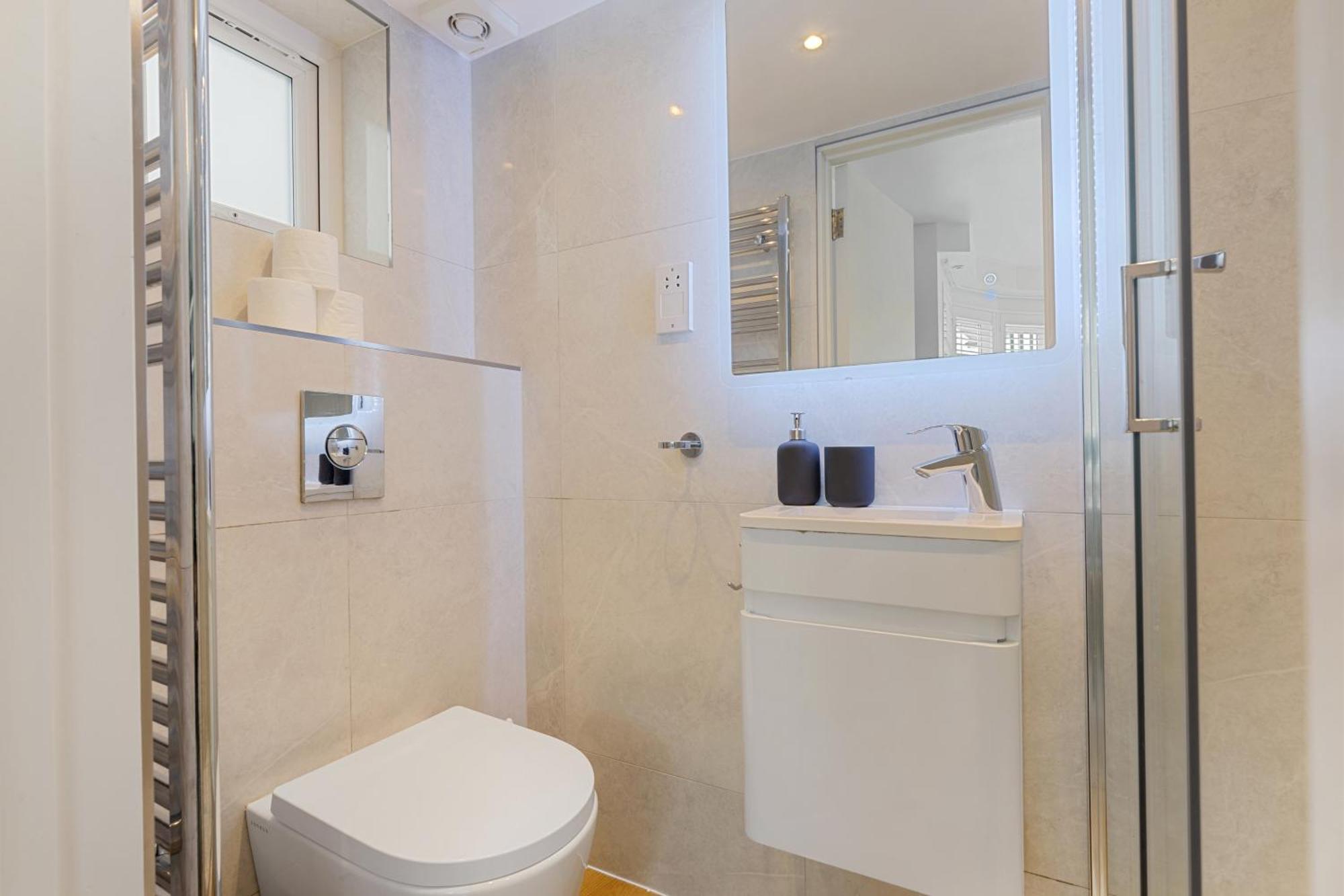 Apartment Cosy Flat With Free Parking