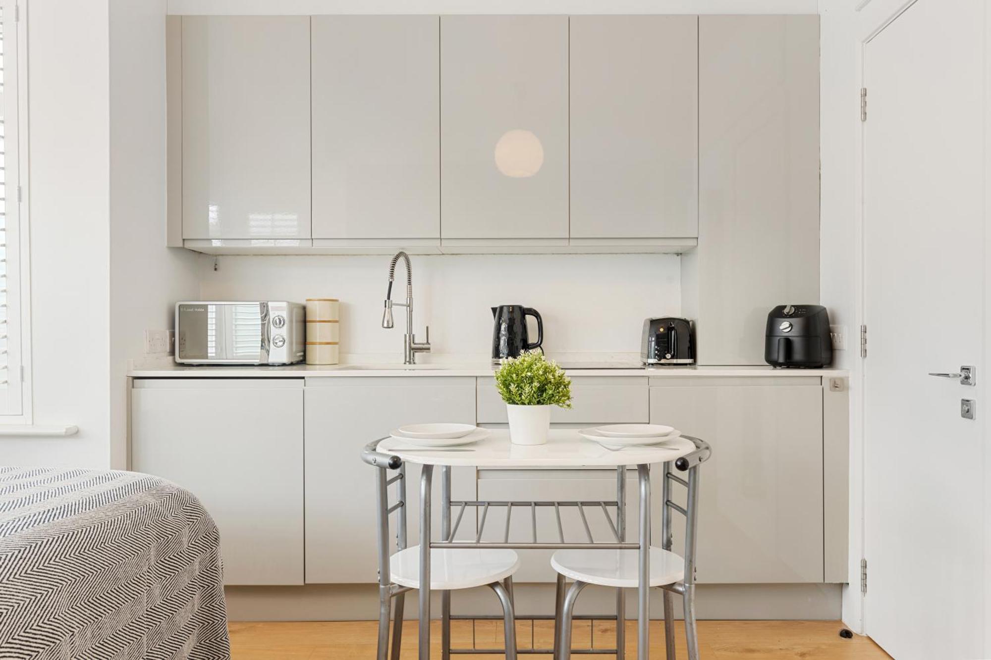 Cosy Flat With Free Parking London