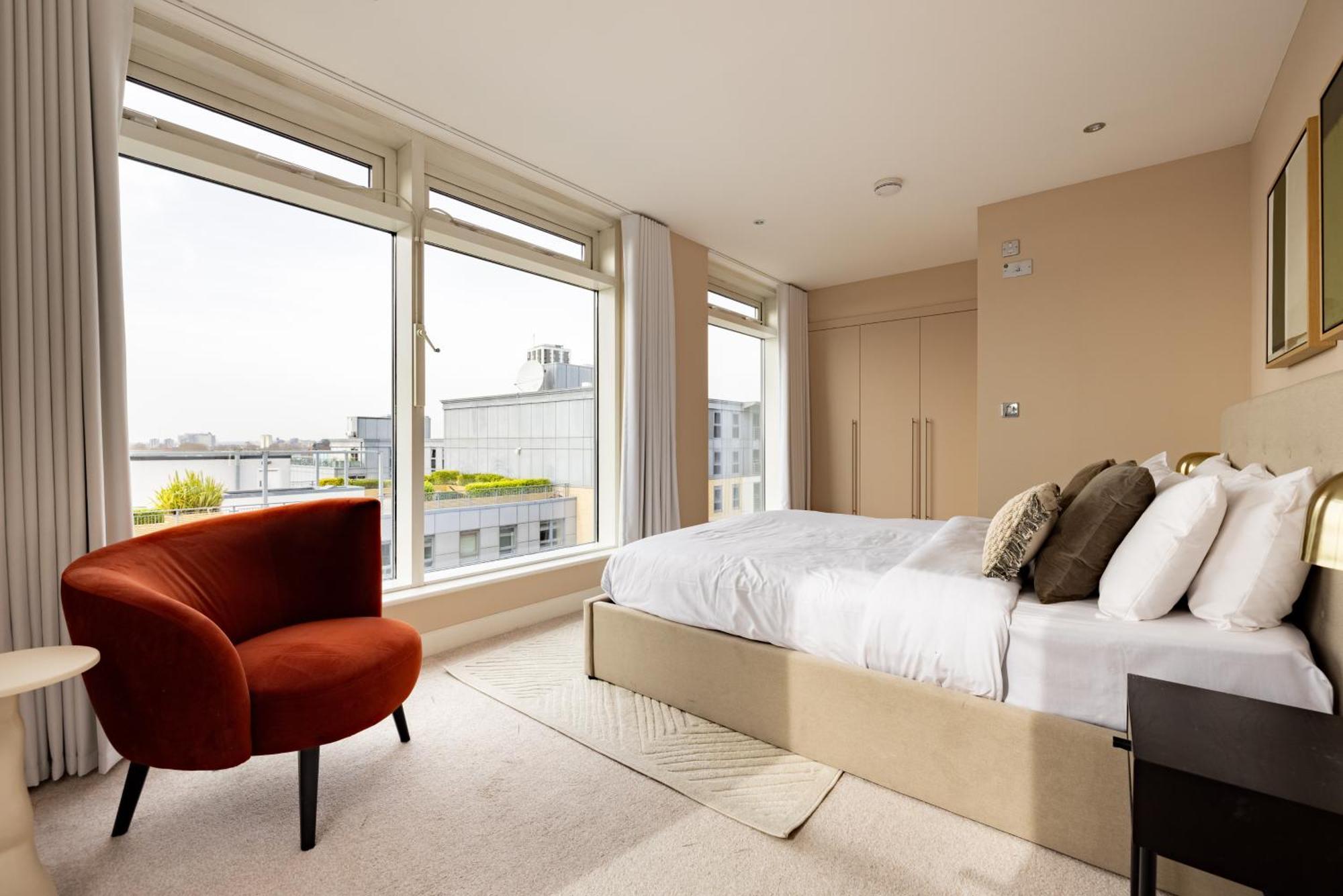 The Riverside - 3bdr With Balcony *