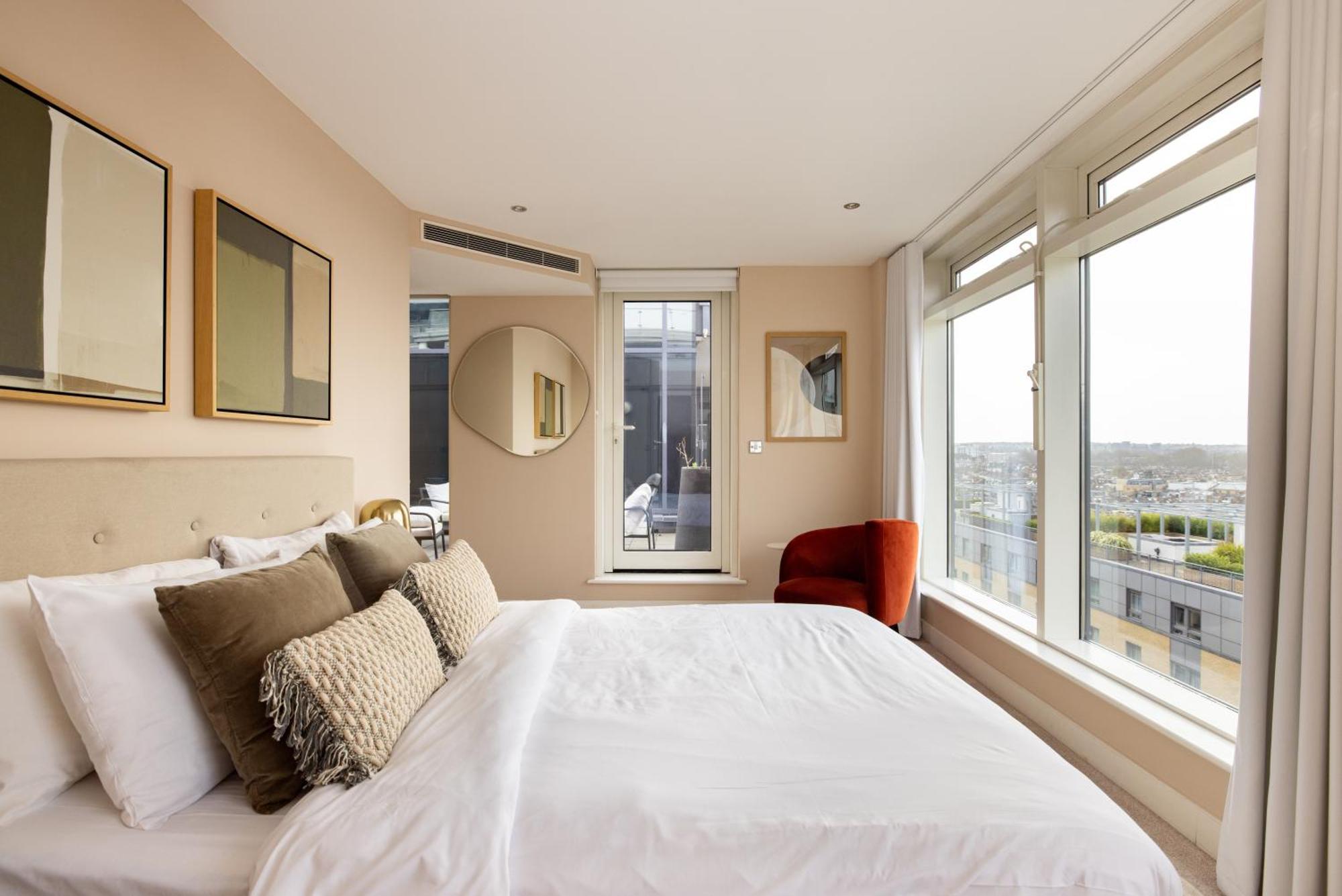 The Riverside - 3bdr With Balcony * London