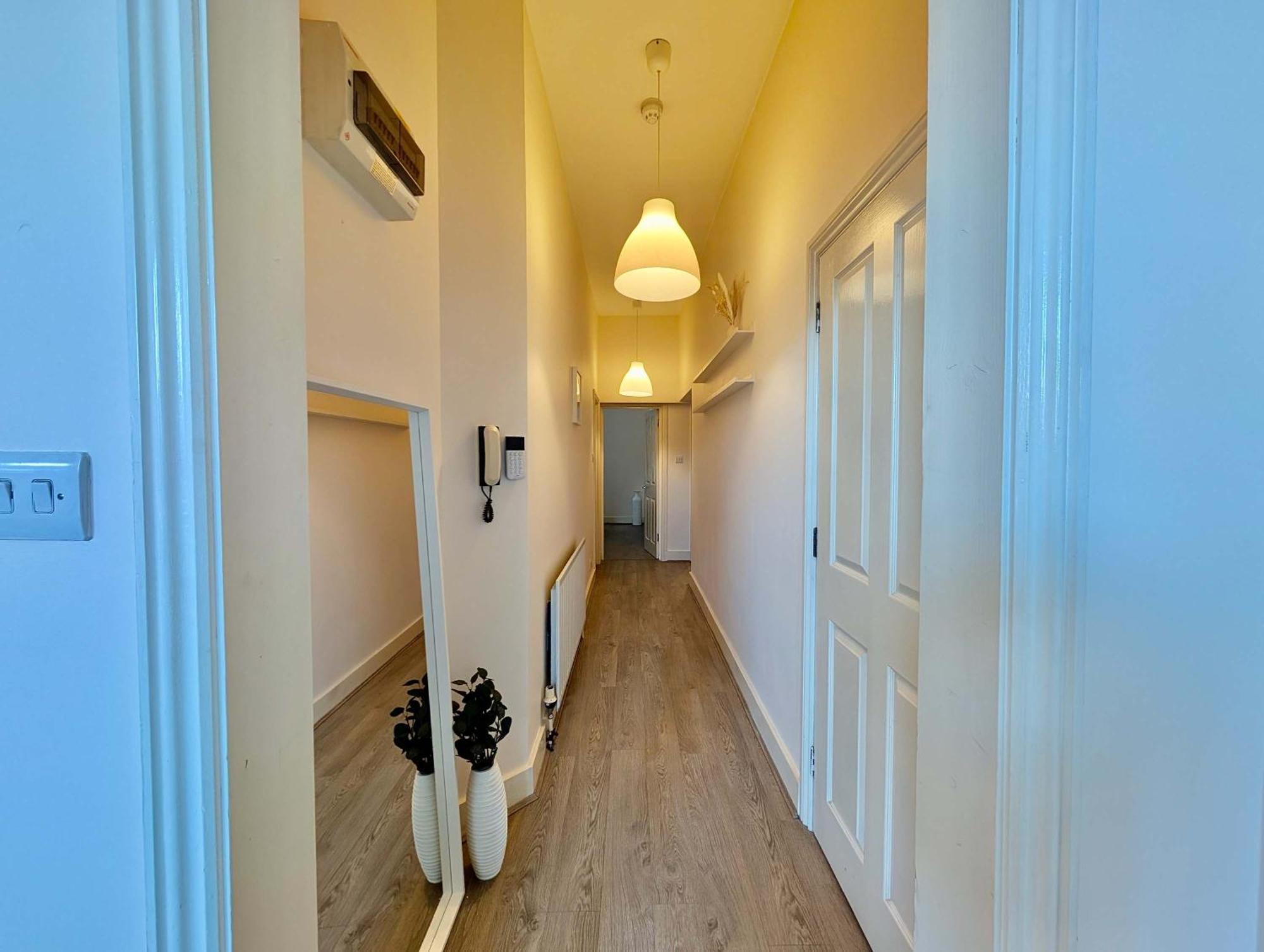 Holiday home Stunning Flat With Free Parking *