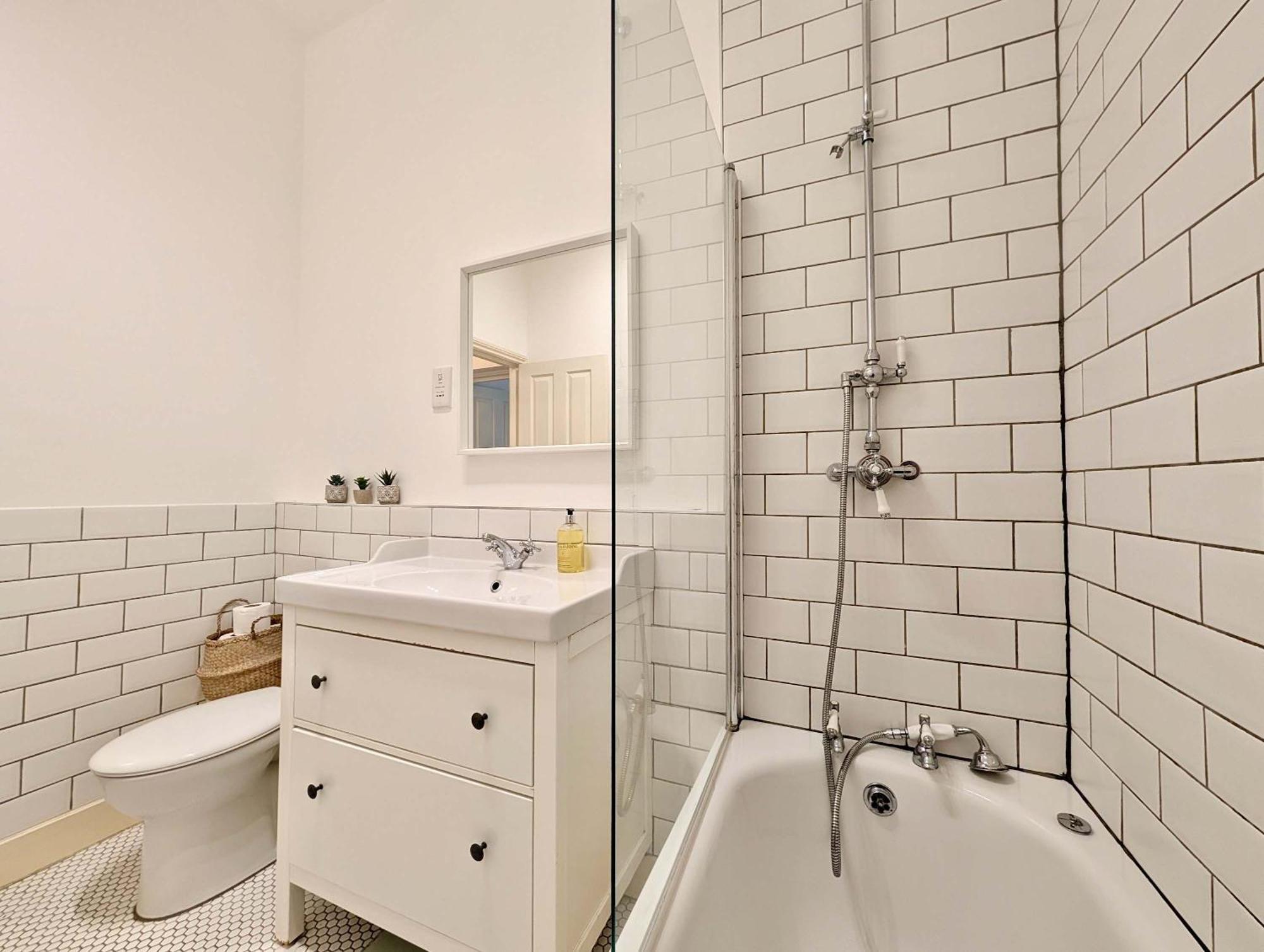 Holiday home Stunning Flat With Free Parking
