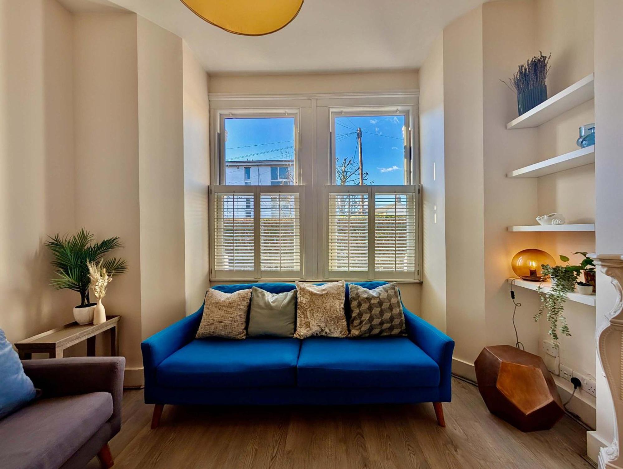 Stunning Flat With Free Parking London