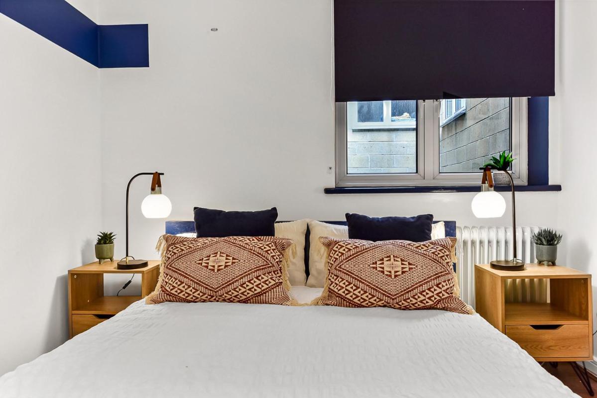Apartment Bright And Spacious 2 Bed In London