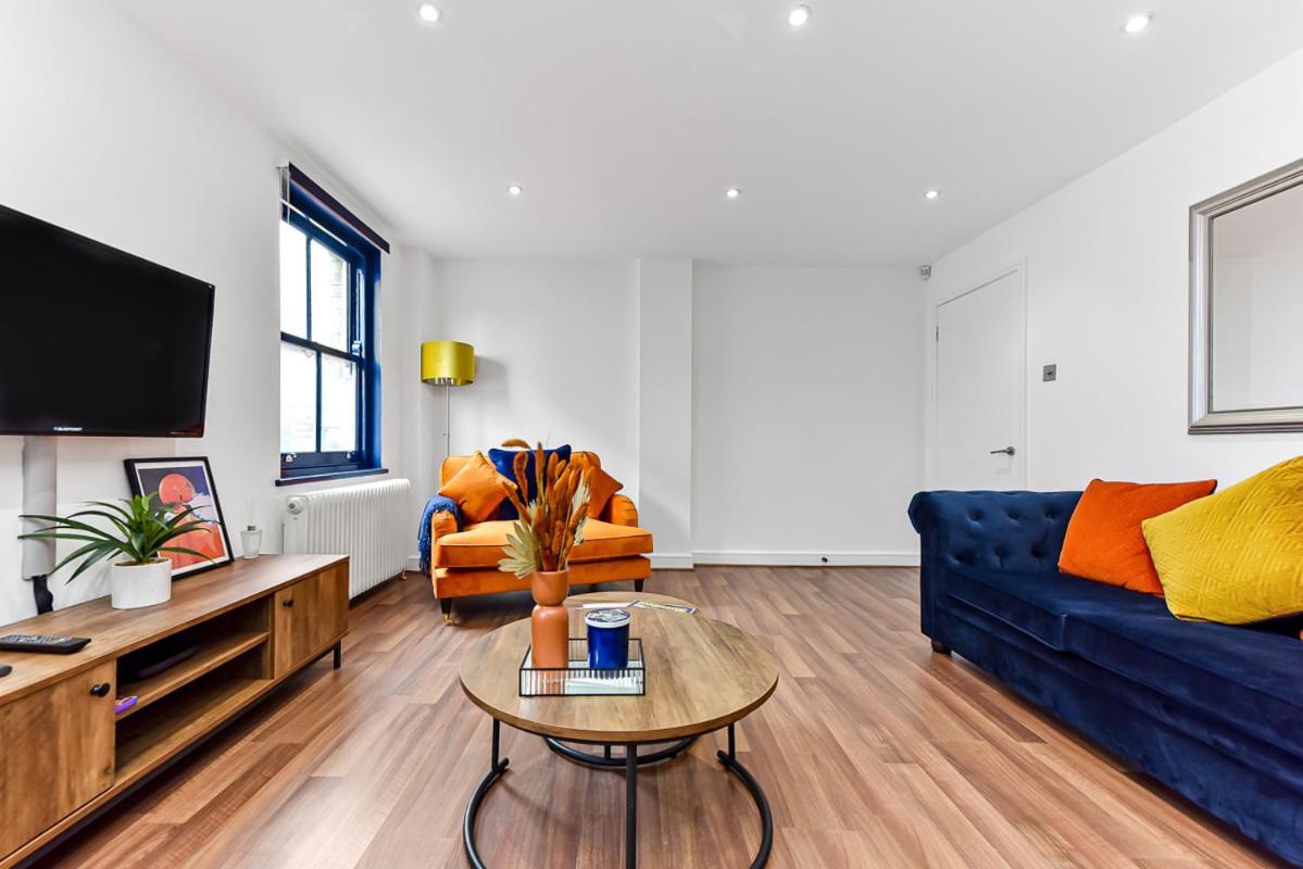 Bright And Spacious 2 Bed In London
