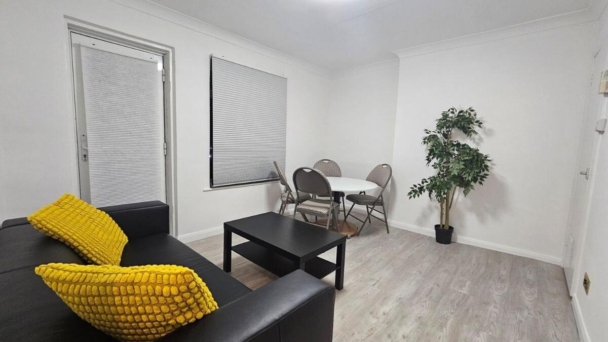 Earl's Court 2 Bed Terrace Flat * London