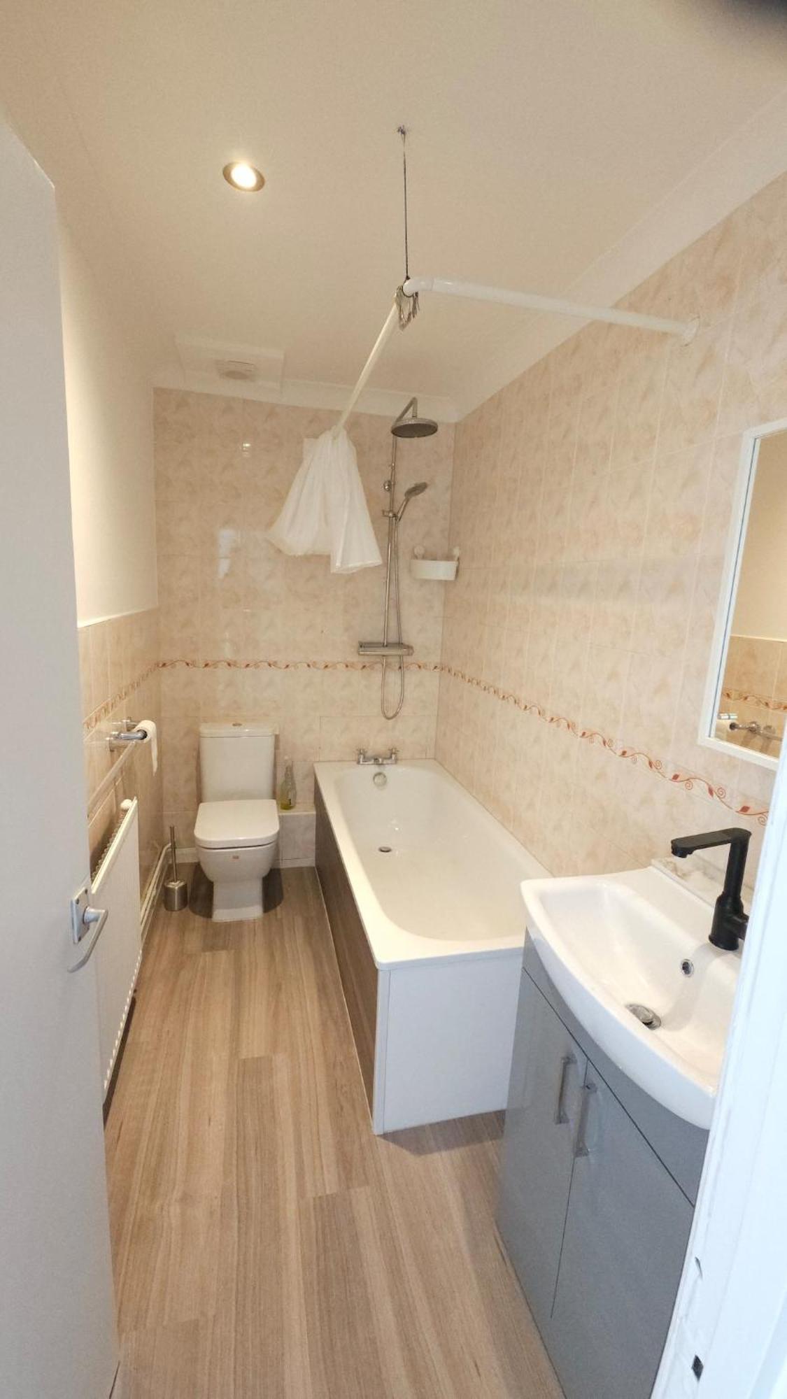 Earl's Court 2 Bed Terrace Flat Apartment London