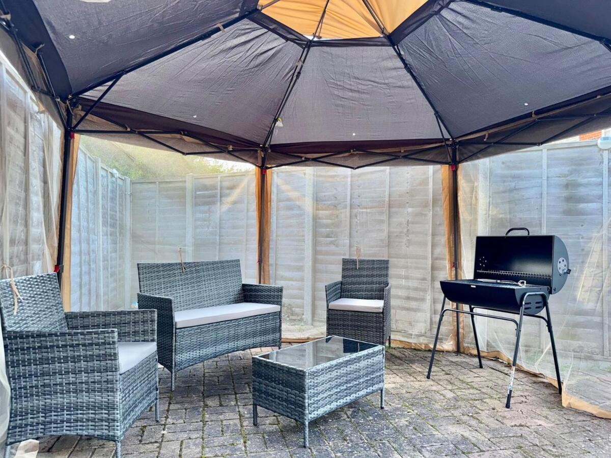 Beautiful 5 Bedroom House In London