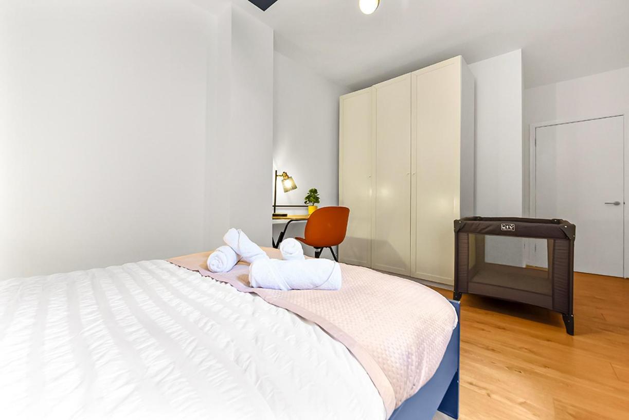 Bright And Spacious 2 Bed In London