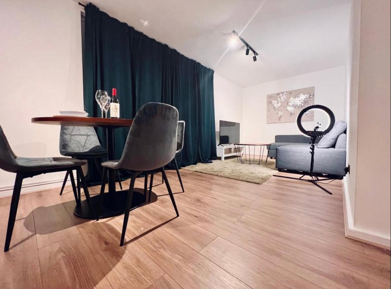 Spacious One Bedroom In Camden Town Apartment