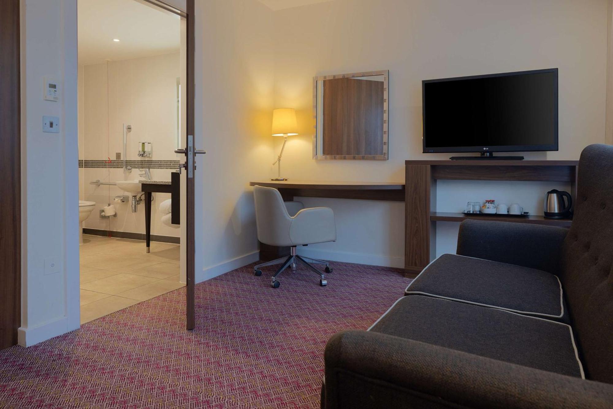 Hampton By Hilton Waterloo Hotel London