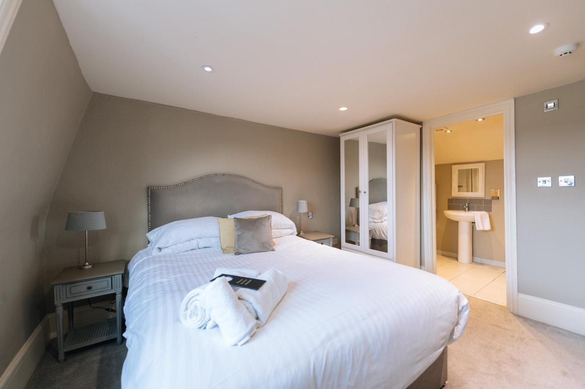 The Crown Pub & Guest house London