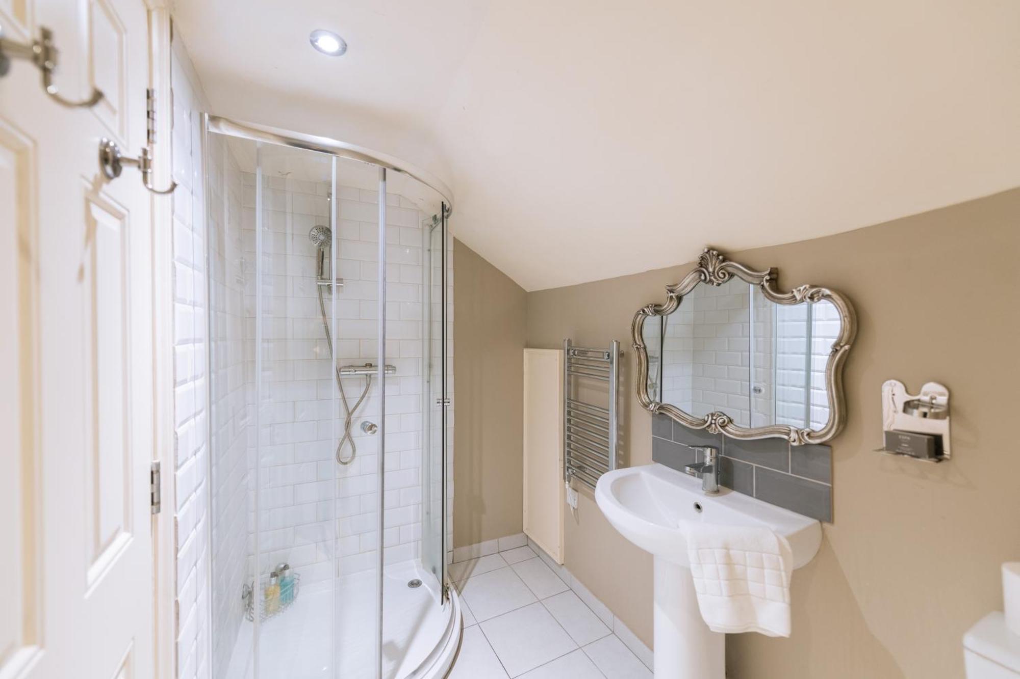 The Crown Pub & Guest house 4*