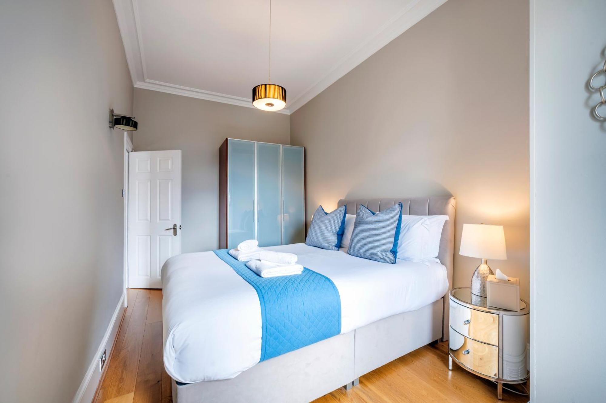 Hyde Park Apartment *