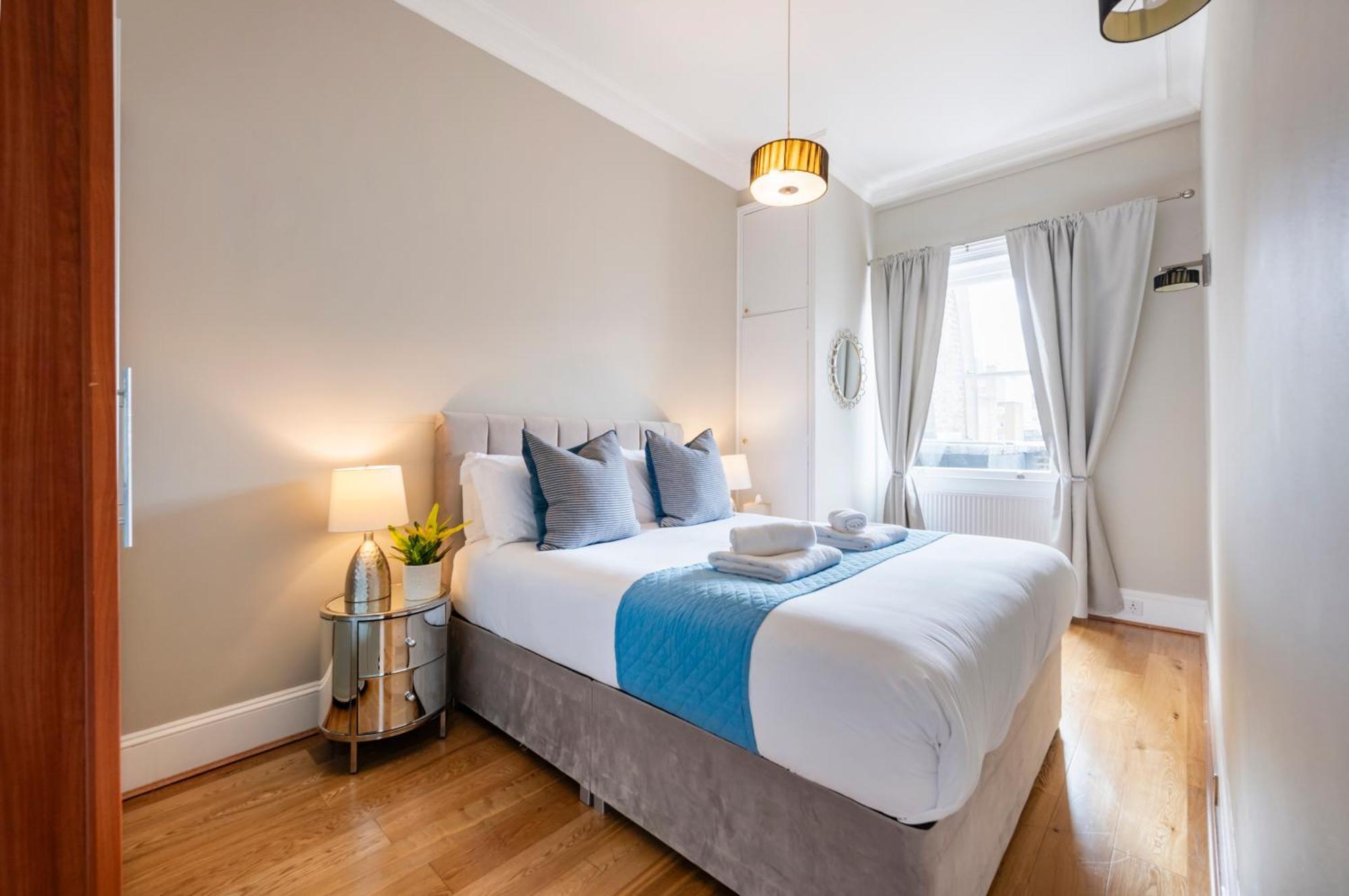 Hyde Park Apartment *