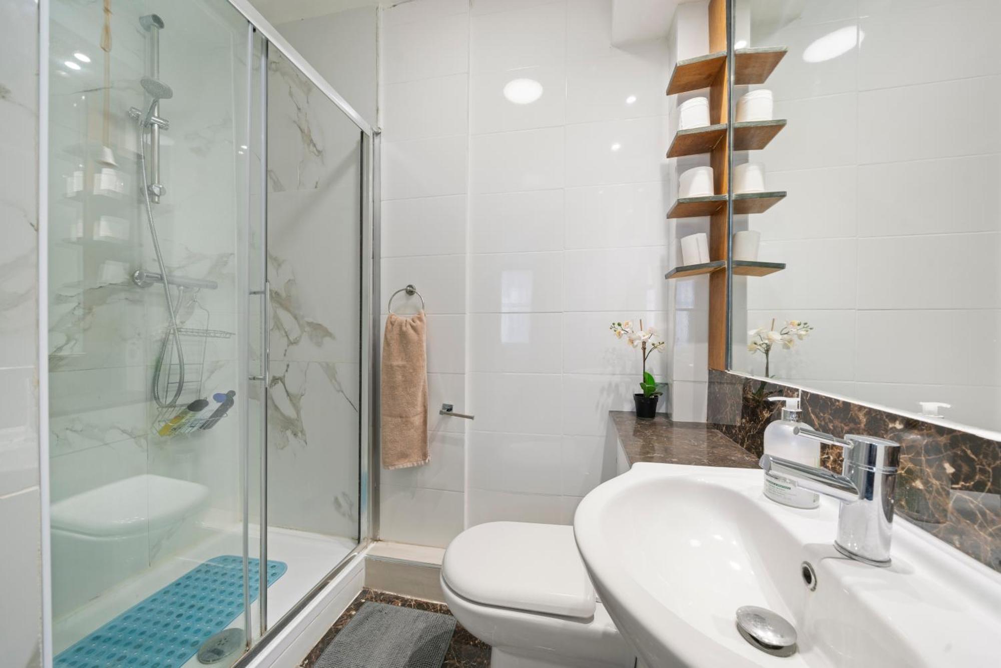 Central London Rooms Bed & Breakfast