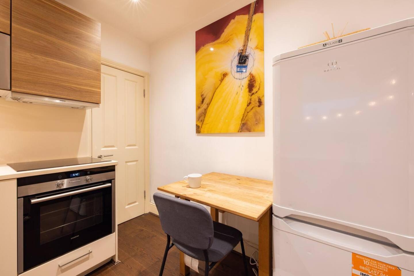 Niru Experience Serene Garden Haven Duplex Apartment London