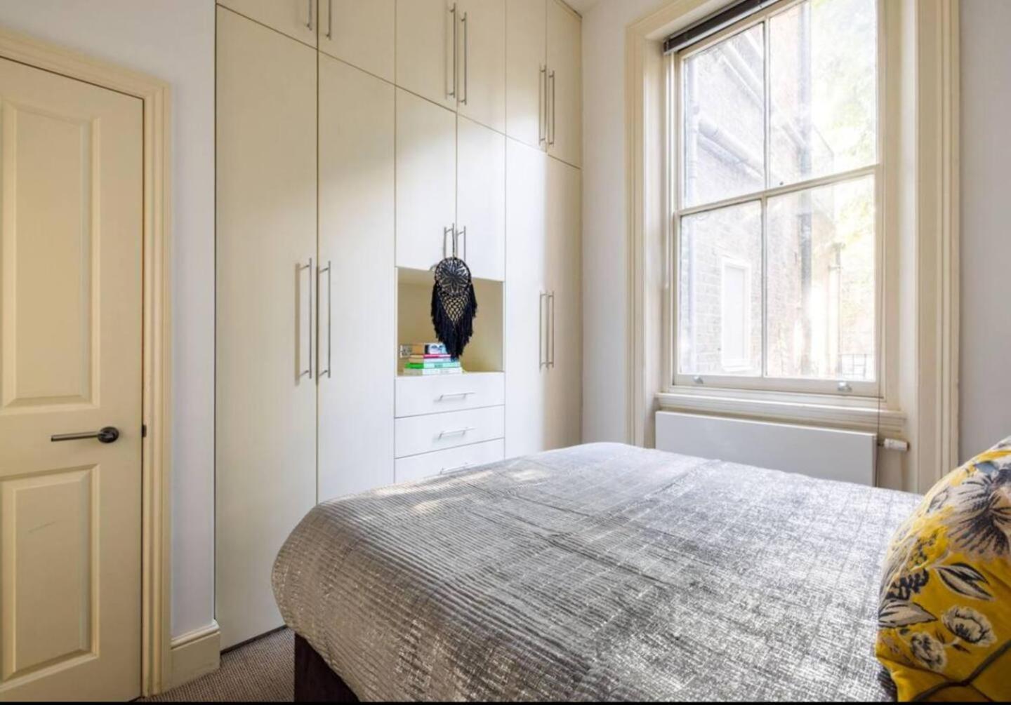 Niru Experience Serene Garden Haven Duplex Apartment London