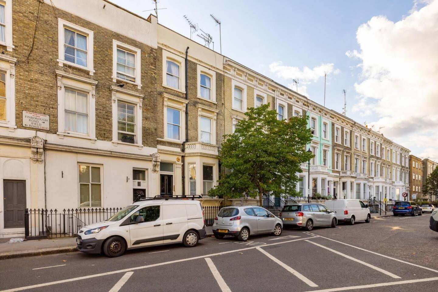 Apartment Niru Experience Serene Garden Haven Duplex London