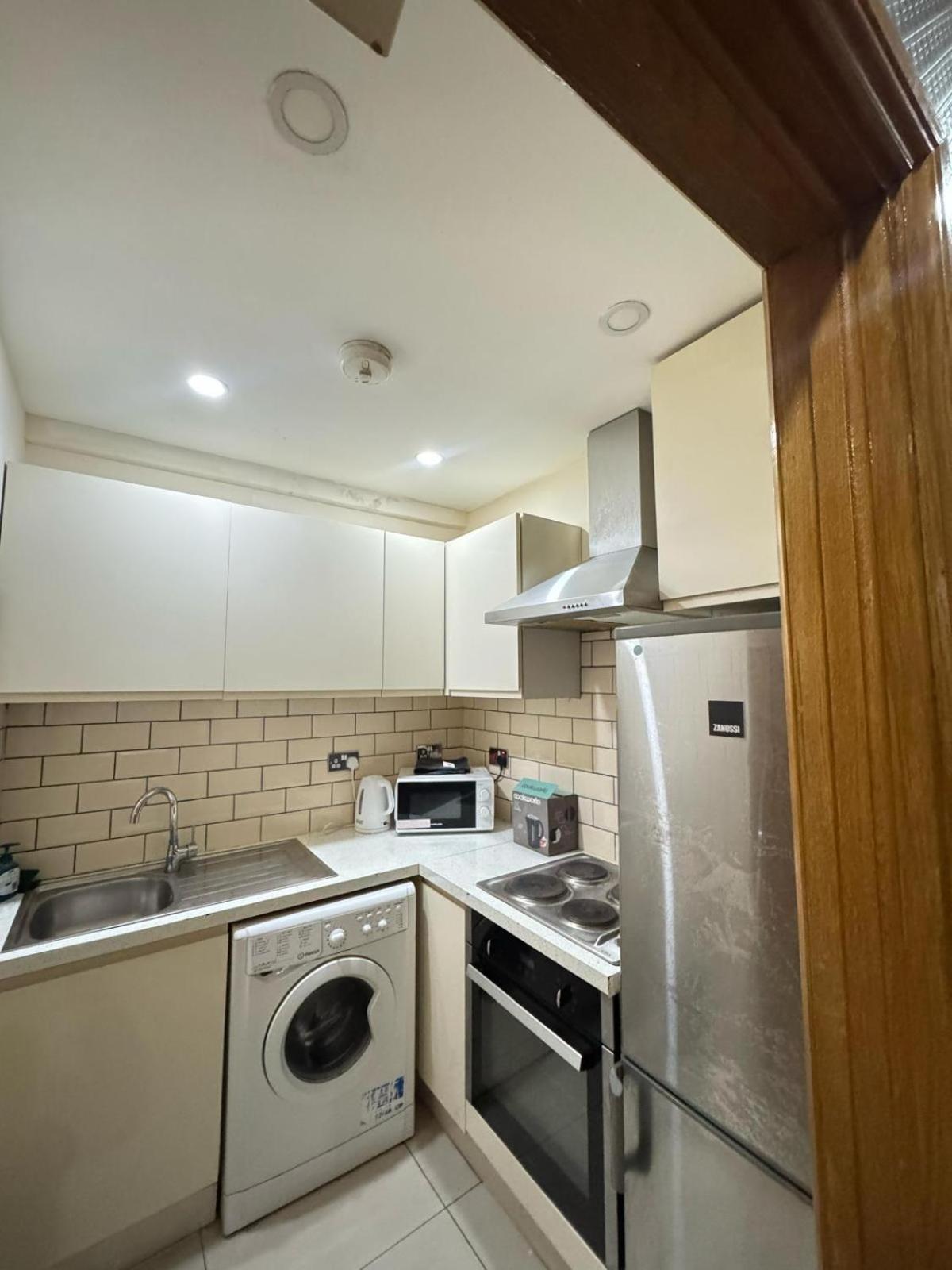 Marble Arch Service Apartment *