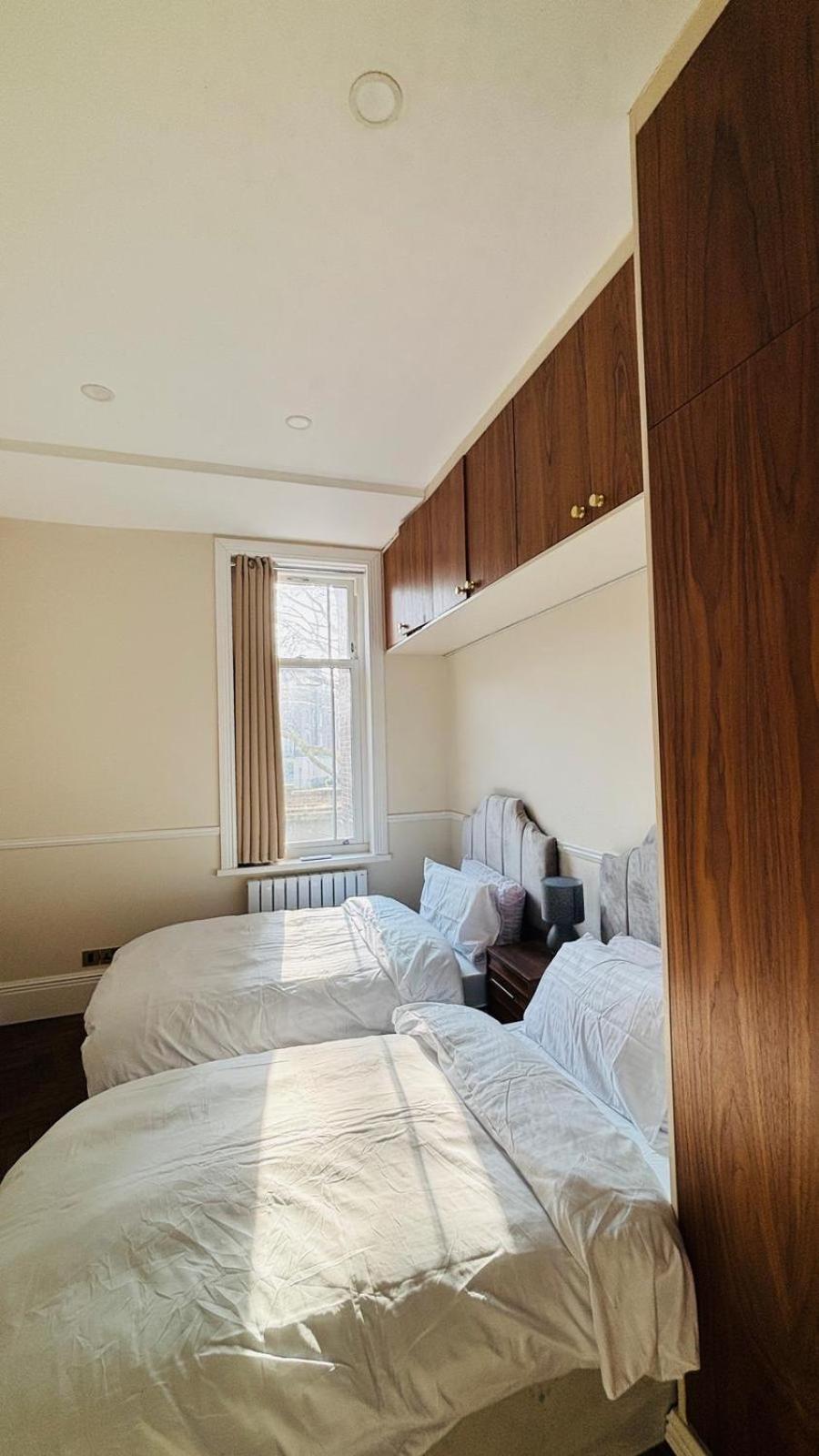 Apartment Hyde Park 3 Bedroom Flat *