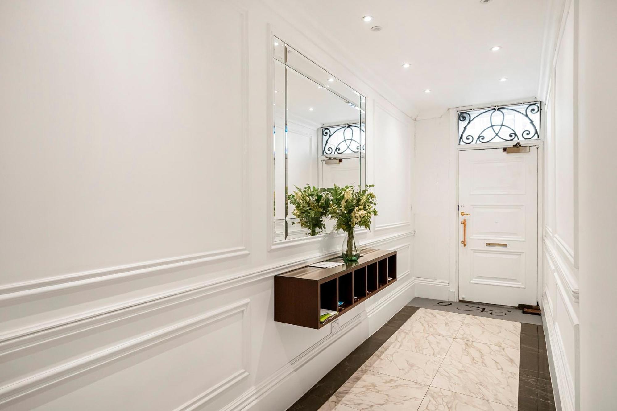 Pass The Keys Large And Elegant Marylebone Apartment *