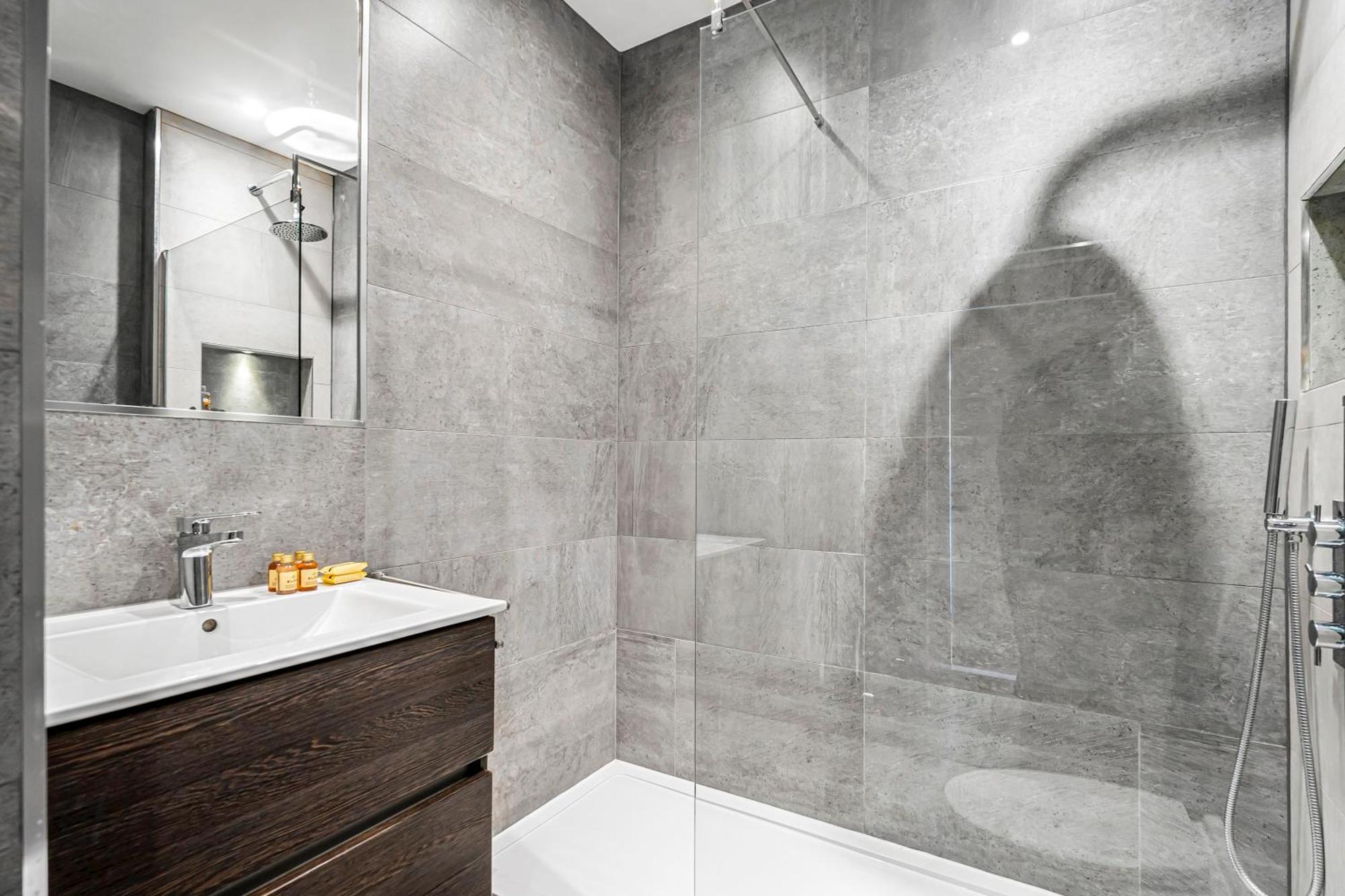 Pass The Keys Large And Elegant Marylebone Apartment London