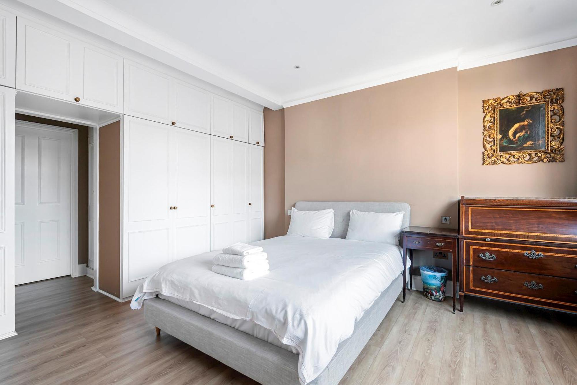 Pass The Keys Large And Elegant Marylebone Apartment