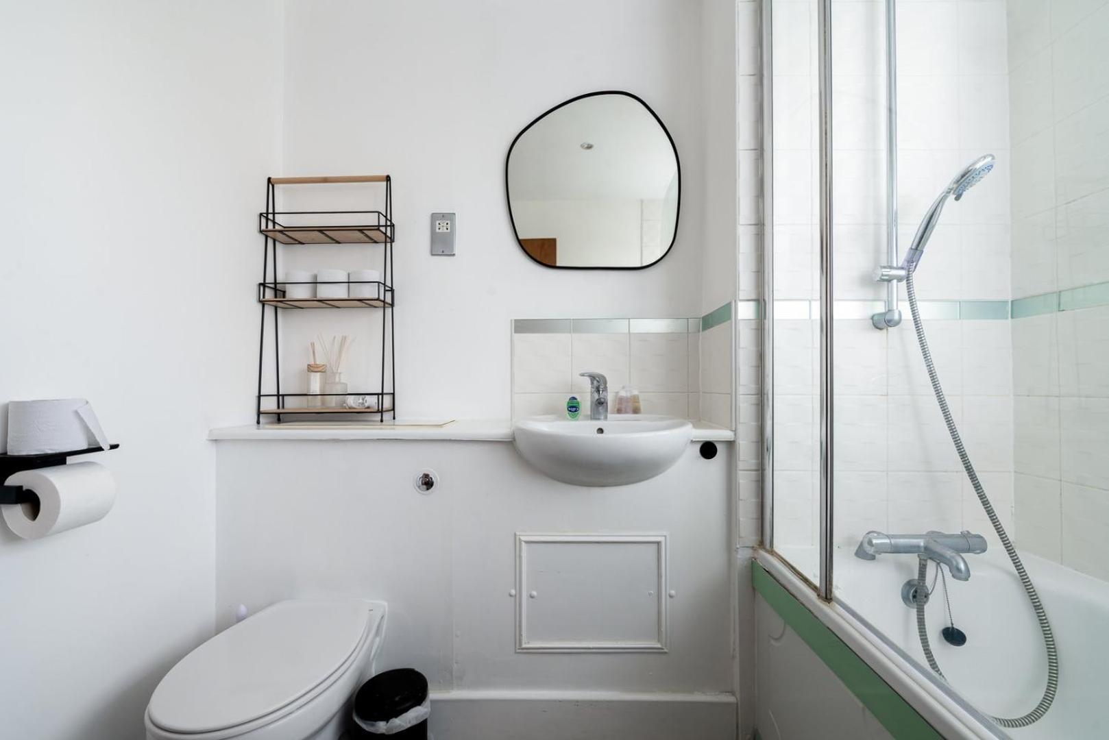 Apartamento Guestready - Modern With Balcony No Wifi