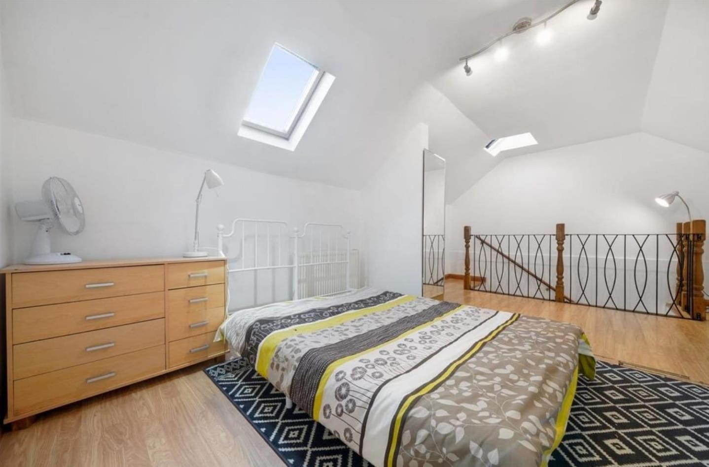Lennox Gardens Nw10 Homestay London