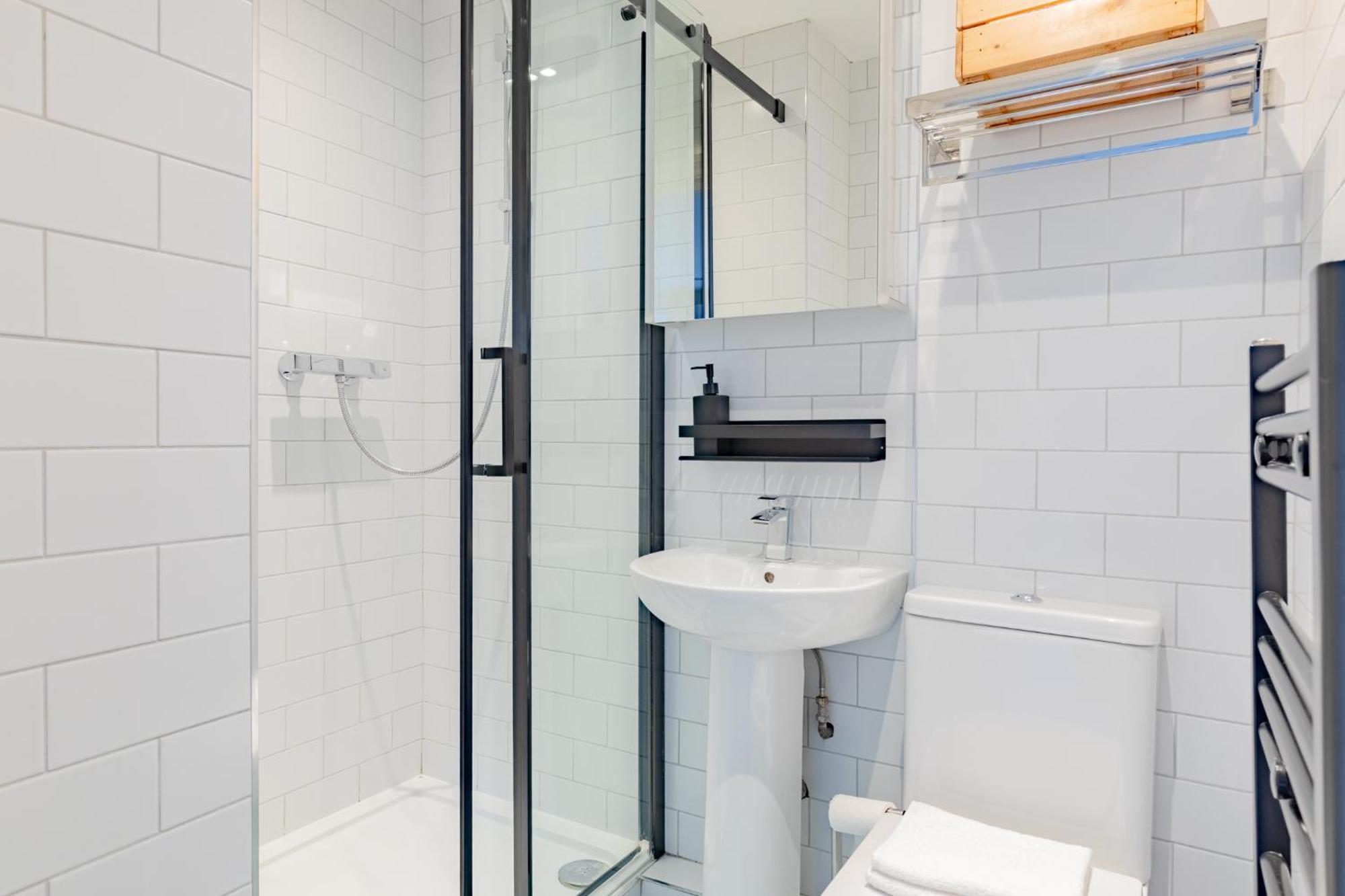 Contemporary 2bd Flat With Balcony Shoreditch * London