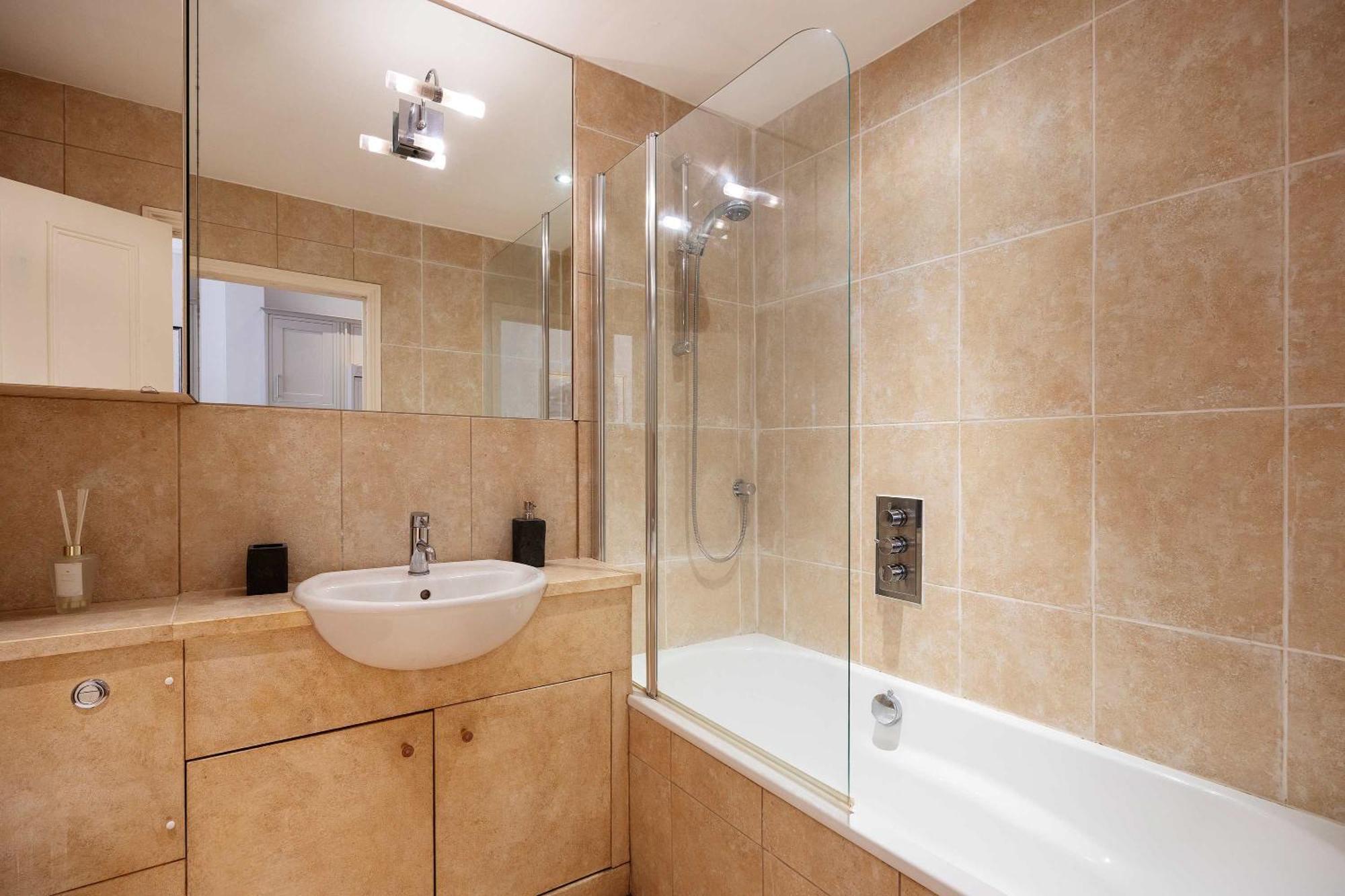 Veeve - South Kensington Charm *