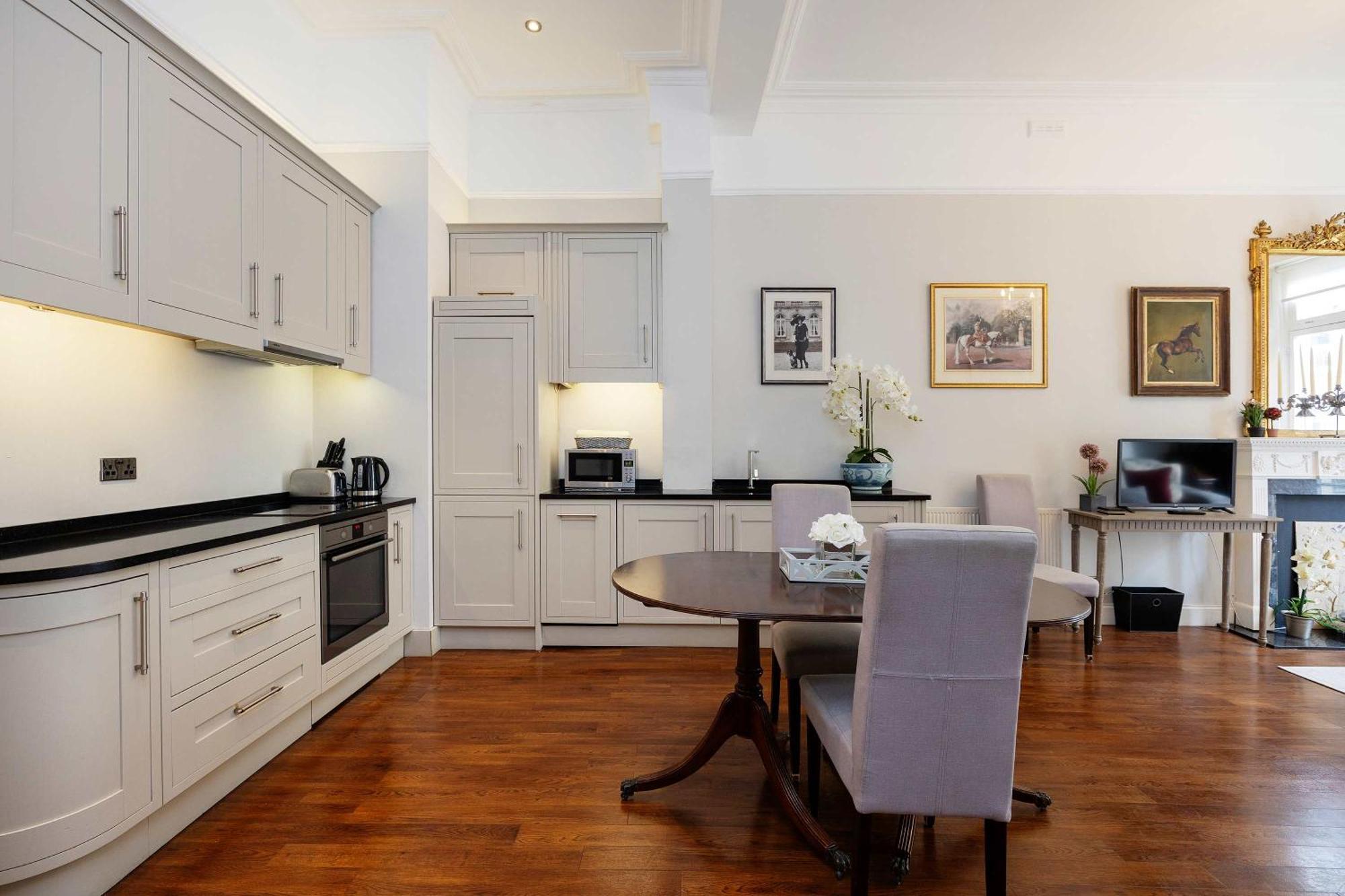 Veeve - South Kensington Charm *