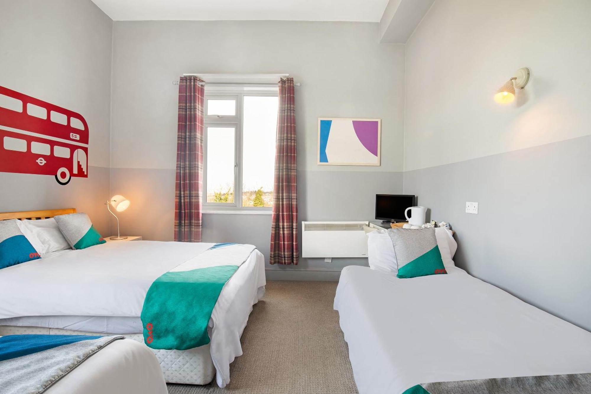 Oyo The Man Pub And Hotel 3*
