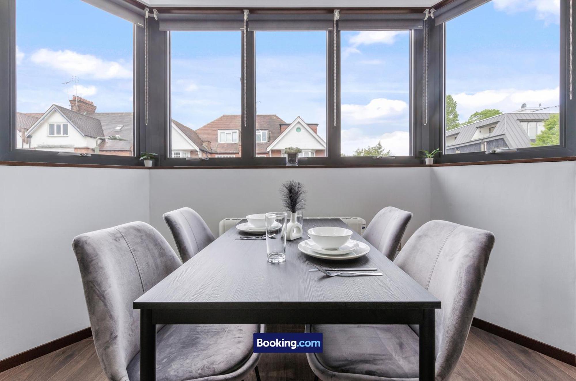 Apartment Stylish By Smart Short Lets & Serviced Woodstock With Free Wifi London