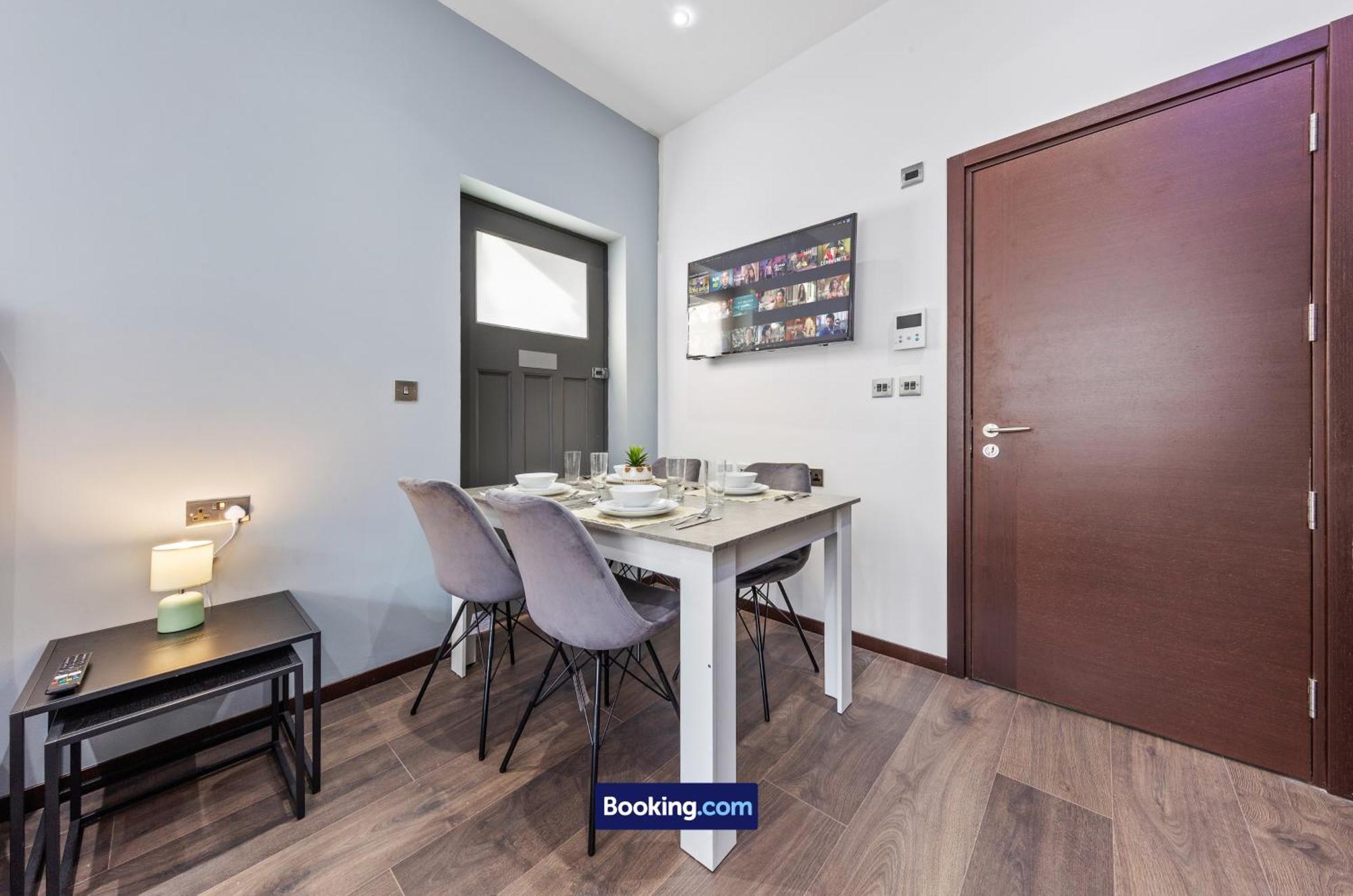 Apartment Stylish By Smart Short Lets & Serviced Woodstock With Free Wifi *