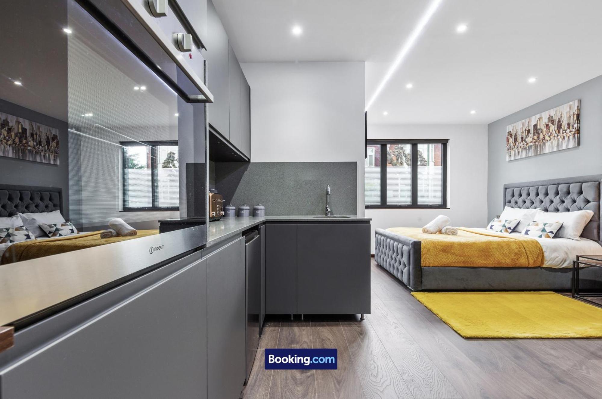 Stylish By Smart Short Lets & Serviced Woodstock With Free Wifi