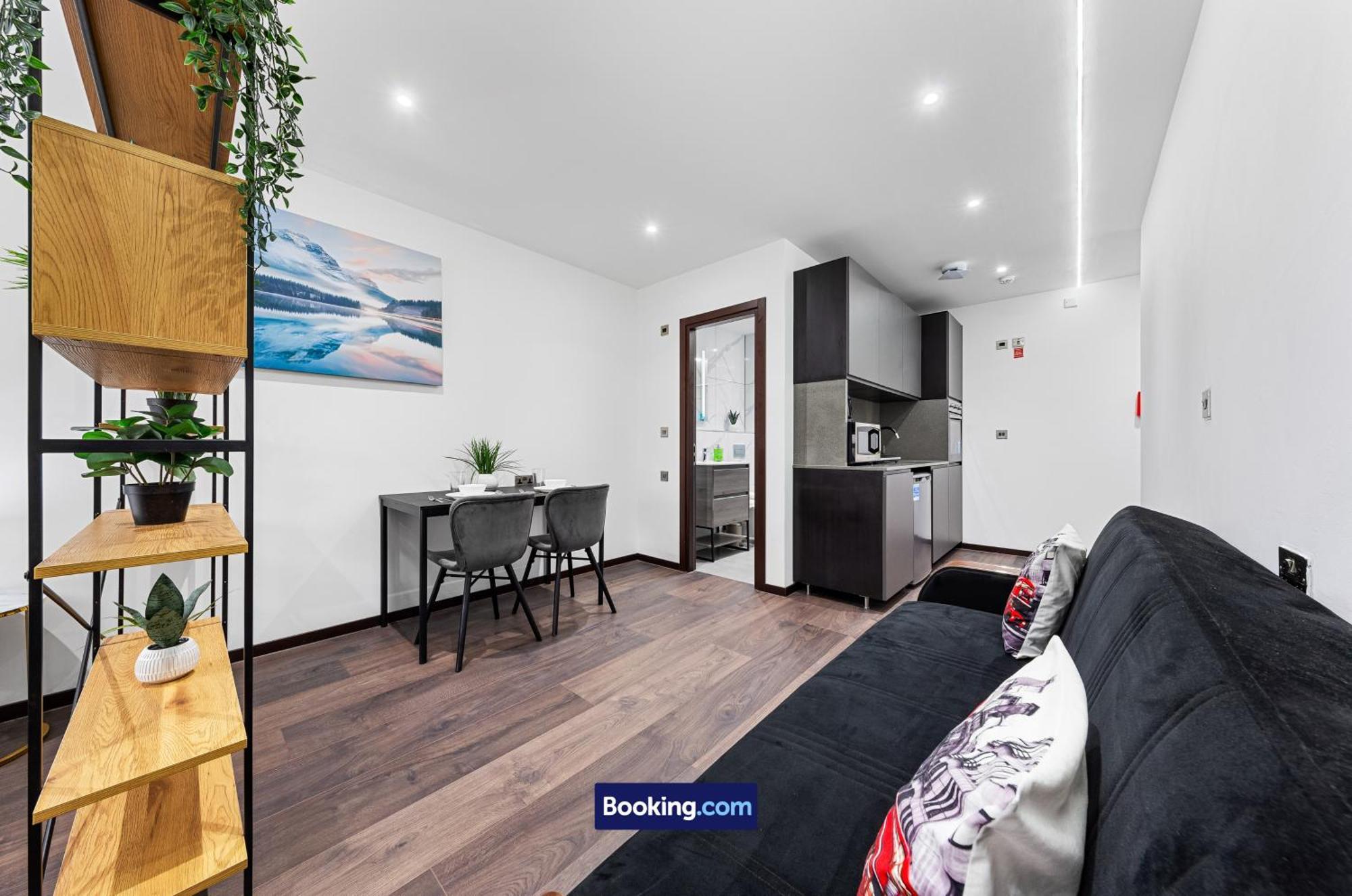 Apartment Stylish By Smart Short Lets & Serviced Woodstock With Free Wifi London