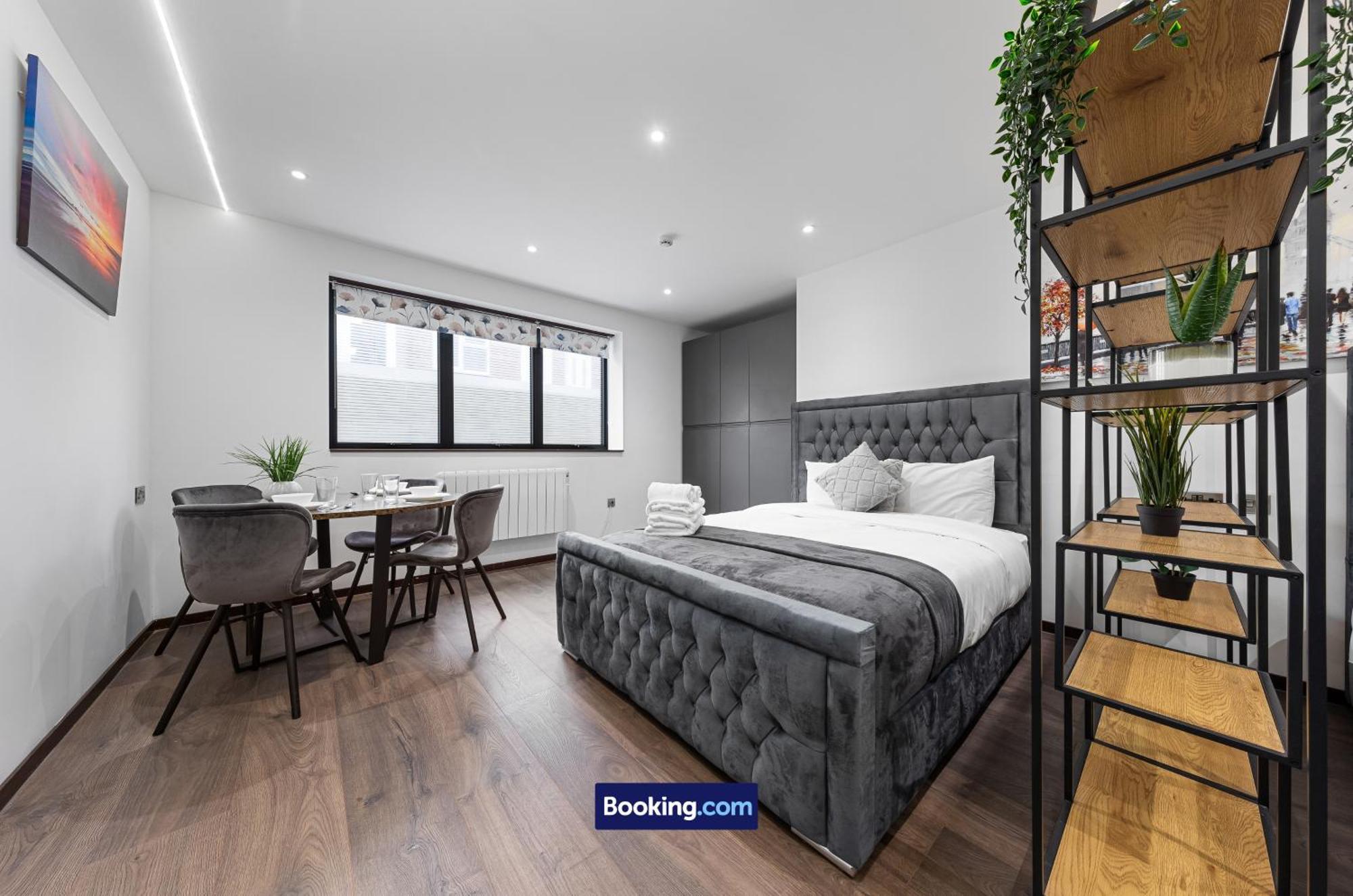 Apartment Stylish By Smart Short Lets & Serviced Woodstock With Free Wifi London